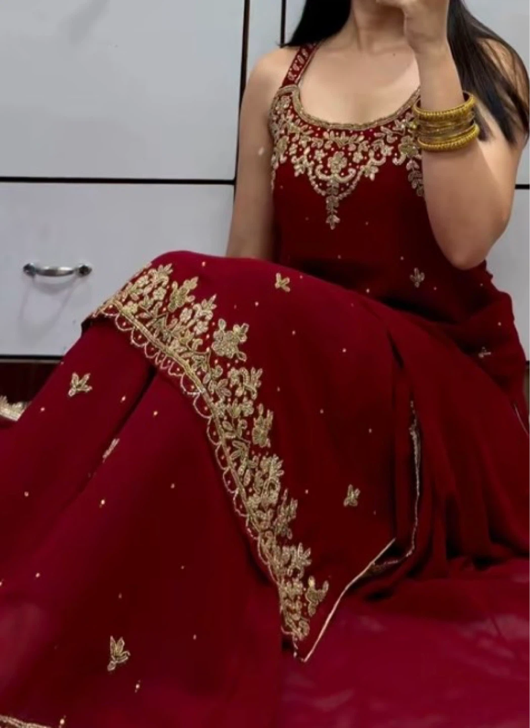 Beautiful Women's Maroon Embroidered Kurti with Dupatta - photo 2
