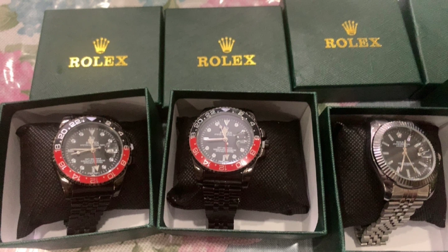 Mens watch comes in box