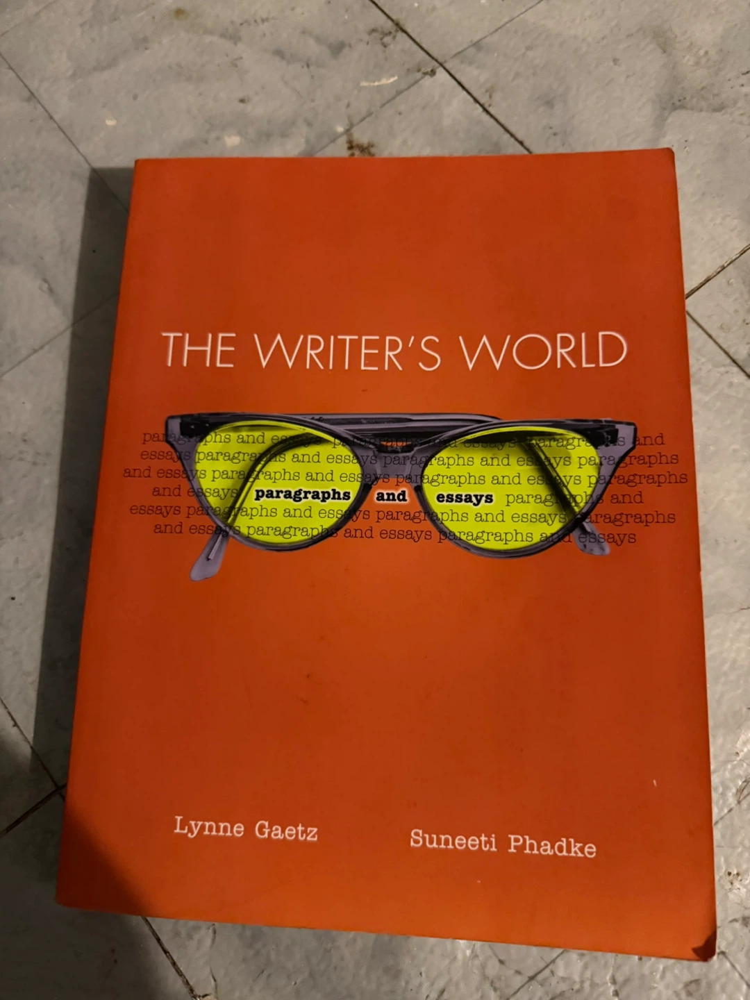 The Writer's World: Paragraphs and Essays with CD-ROM