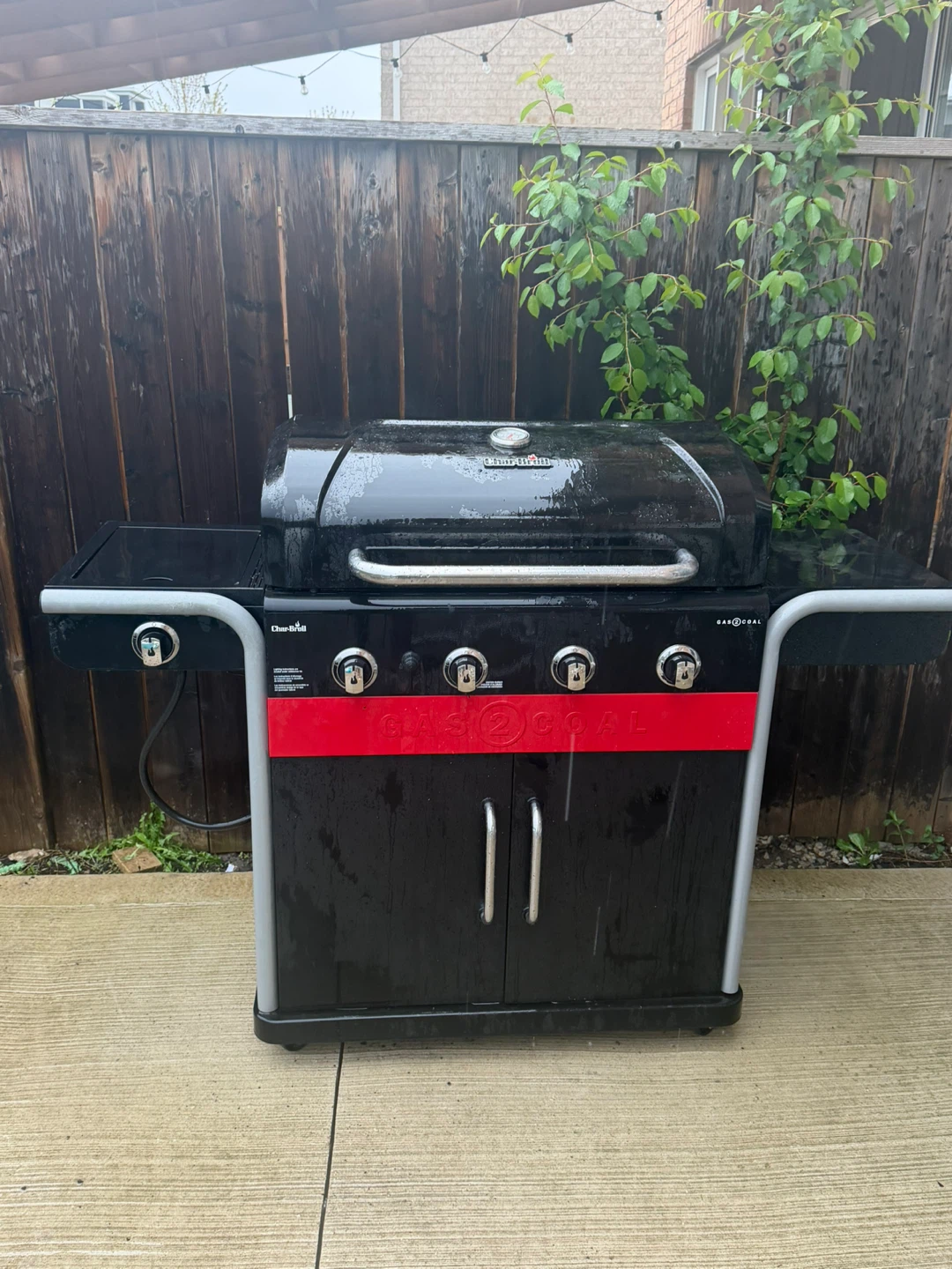 Char-Broil Gas2Coal Gas and Charcoal Grill