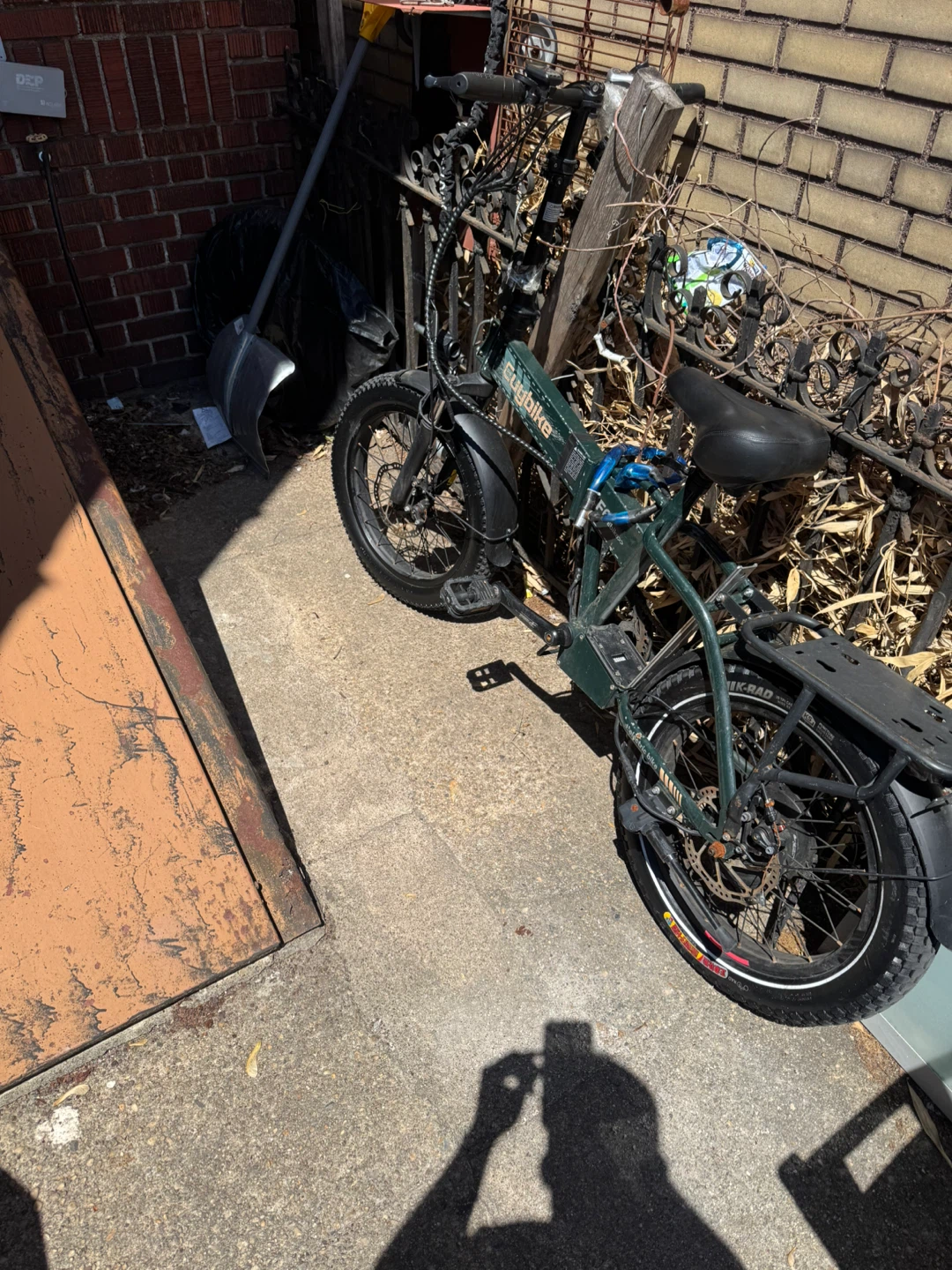 Vendo bicicleta eléctrica con batería y cargador