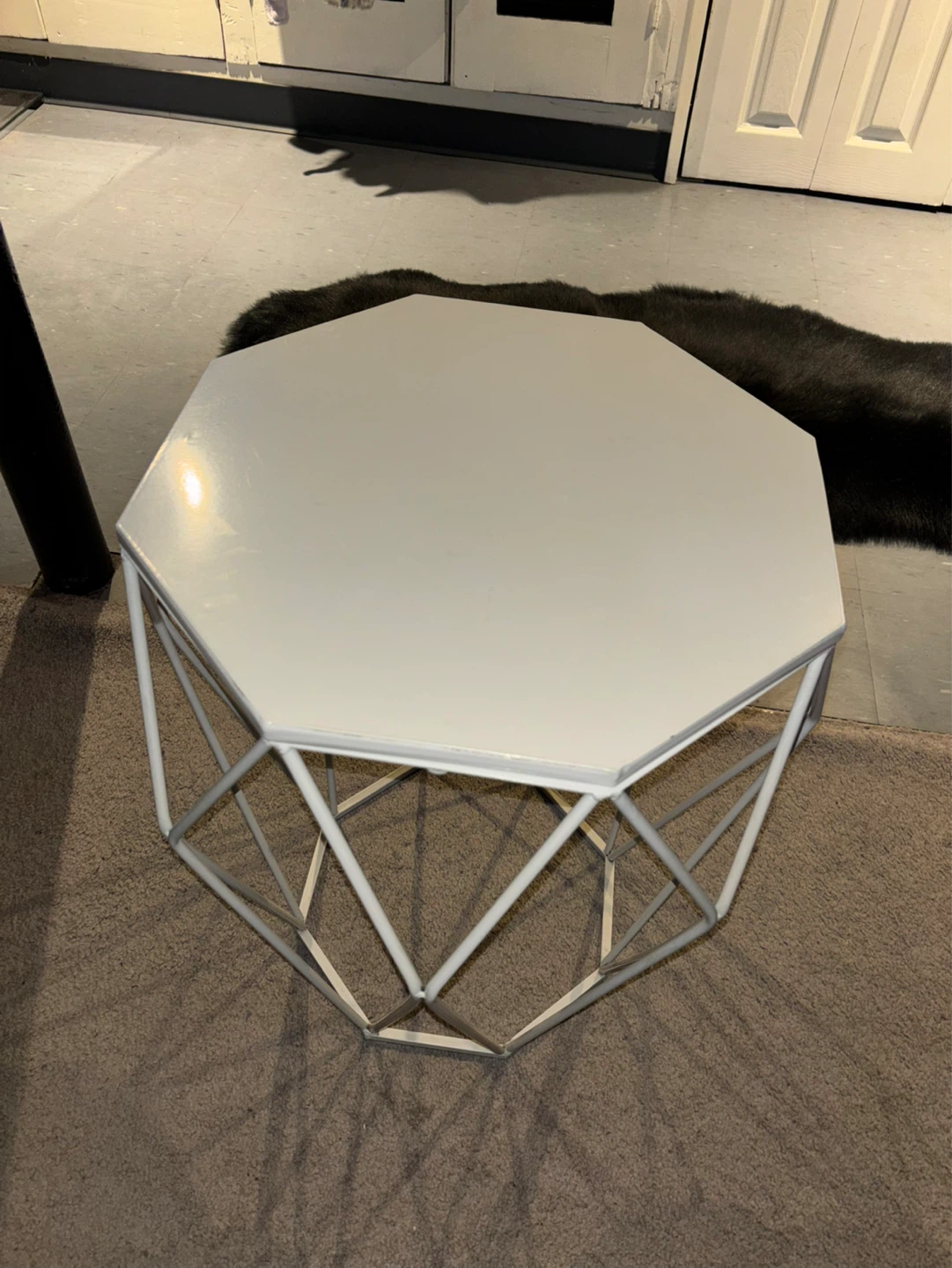 White Geometric Side Table - photo 2