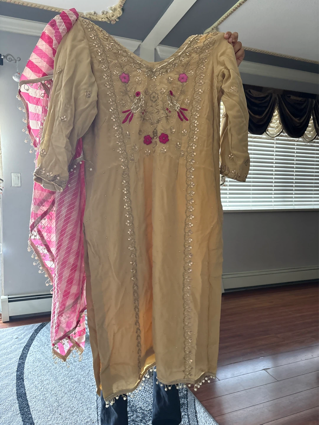 Embroidered Indian Suit Set with Dupatta - photo 2
