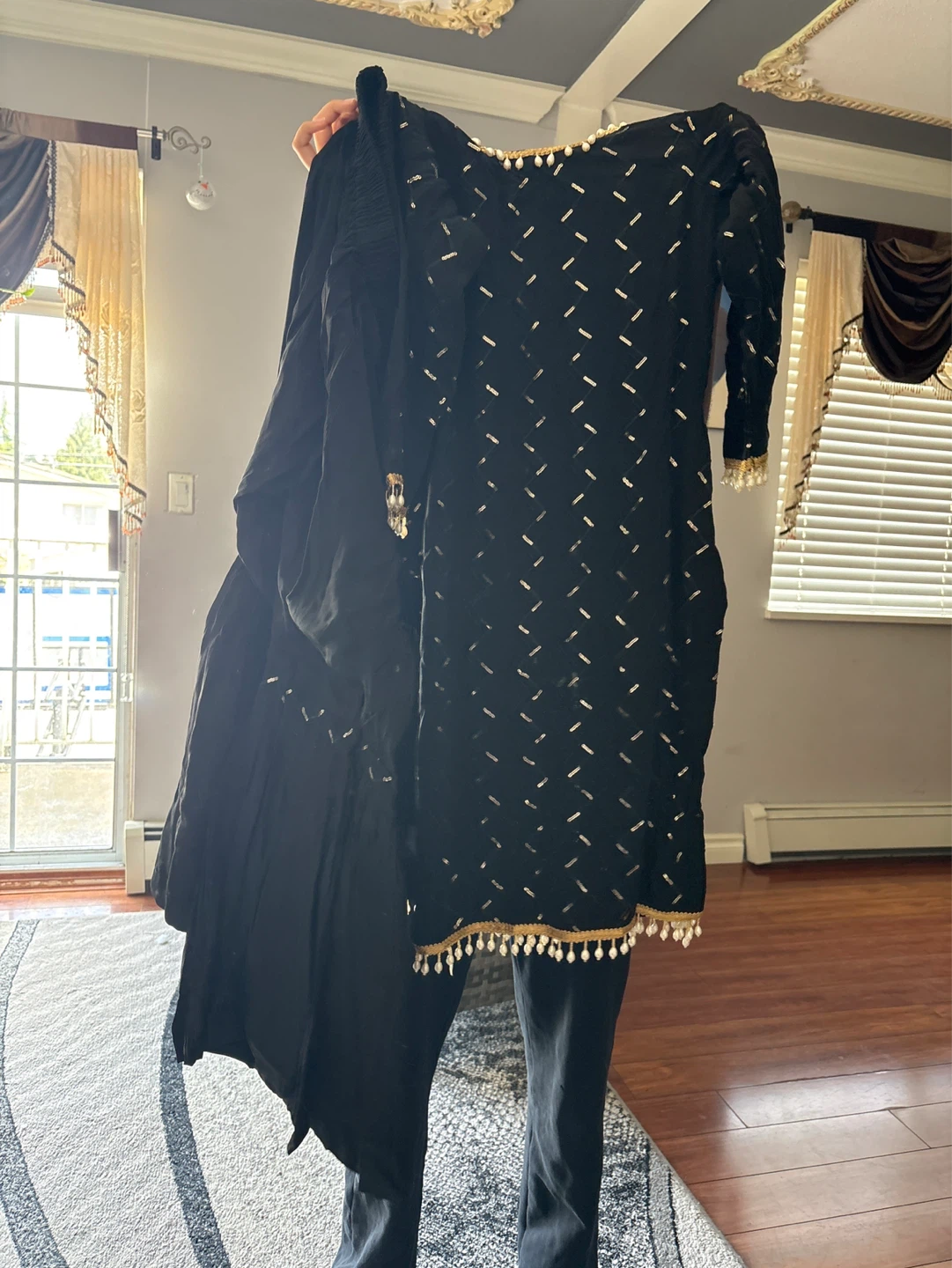 Embroidered Indian Suit Set with Dupatta - photo 3