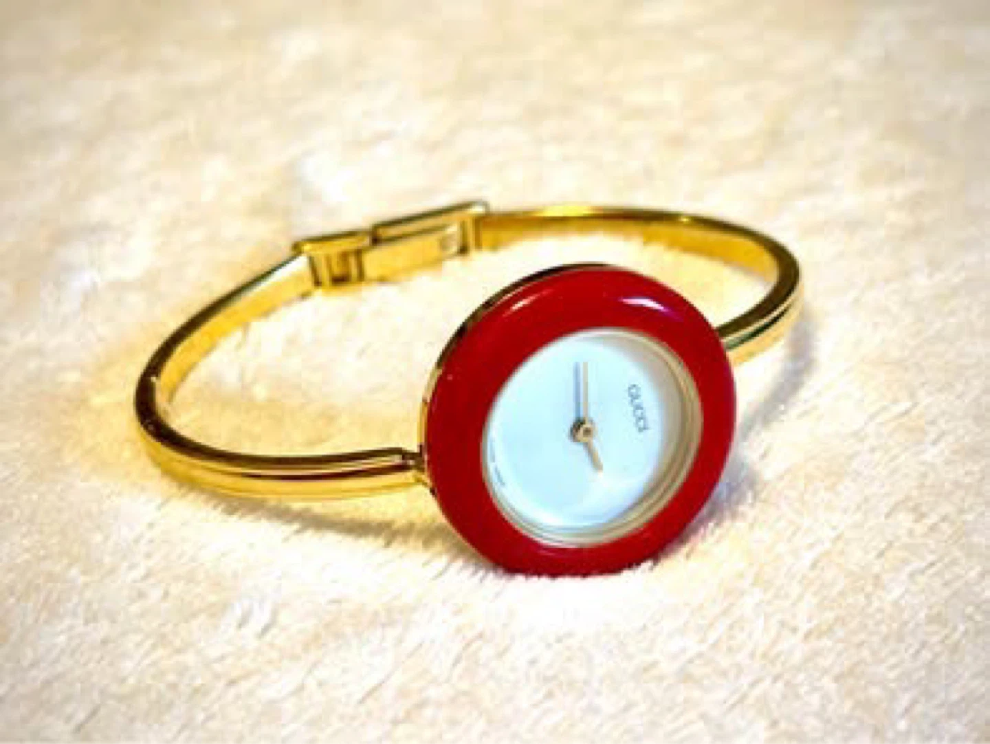 VINTAGE GUCCI WATCH,  12 Interchangeable Bezels With NEW BATTERY - photo 3