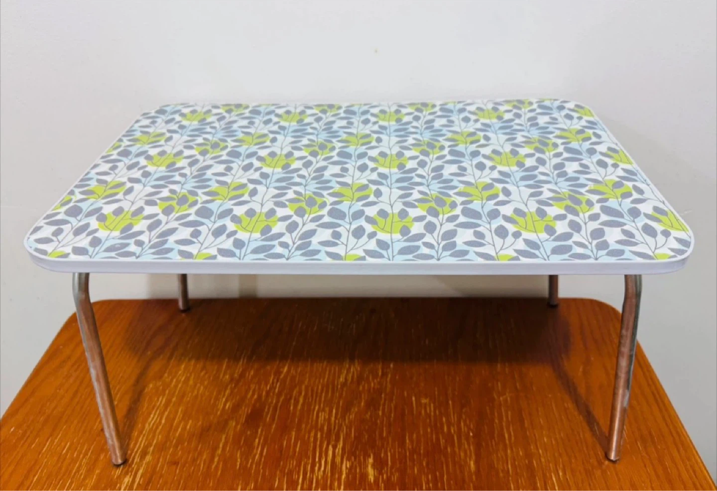 Small Folding Lap Tray Table with Leaf Pattern - photo 2