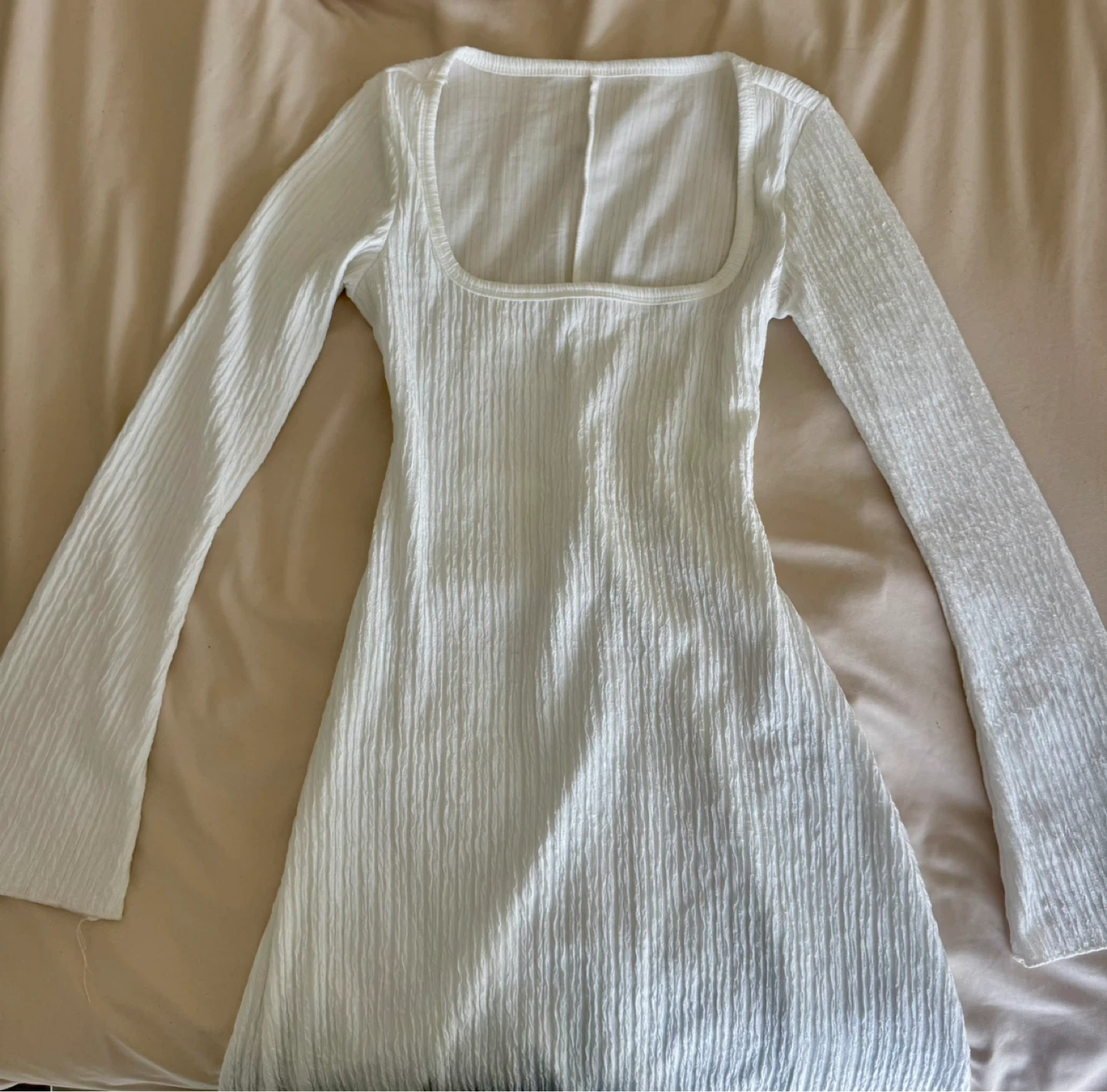 White Crinkle Textured Long Sleeve Dress - Lace-Up Back - photo 4