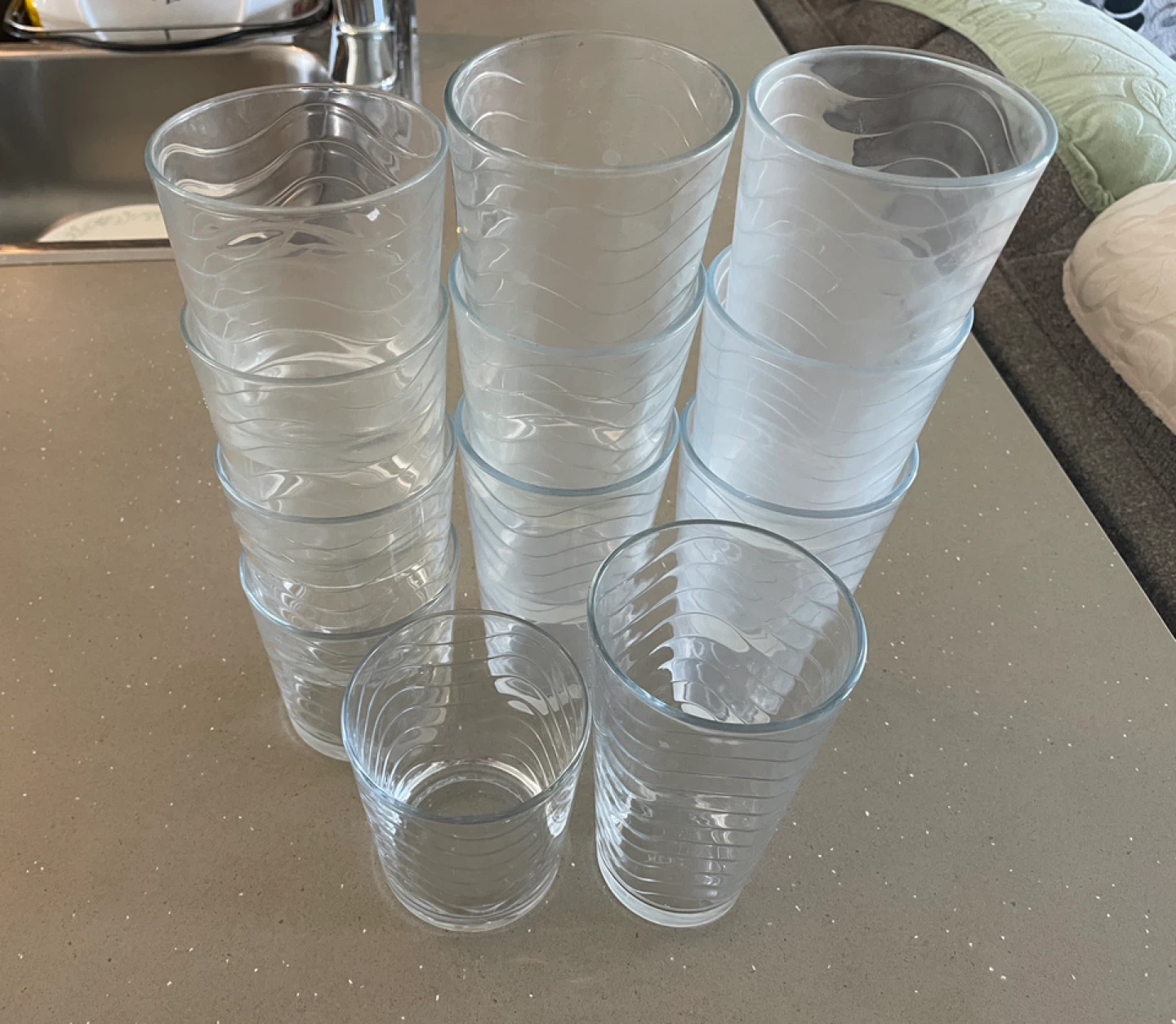 Set of 12 Clear Drinking Glasses - photo 2