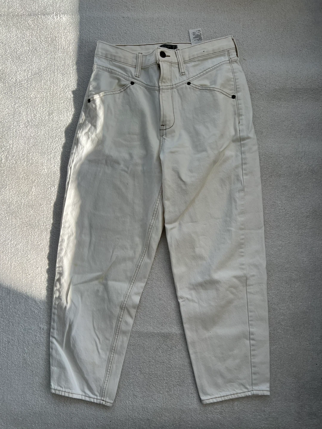 Abercrombie & Fitch Cream Jeans - Size 29/8R