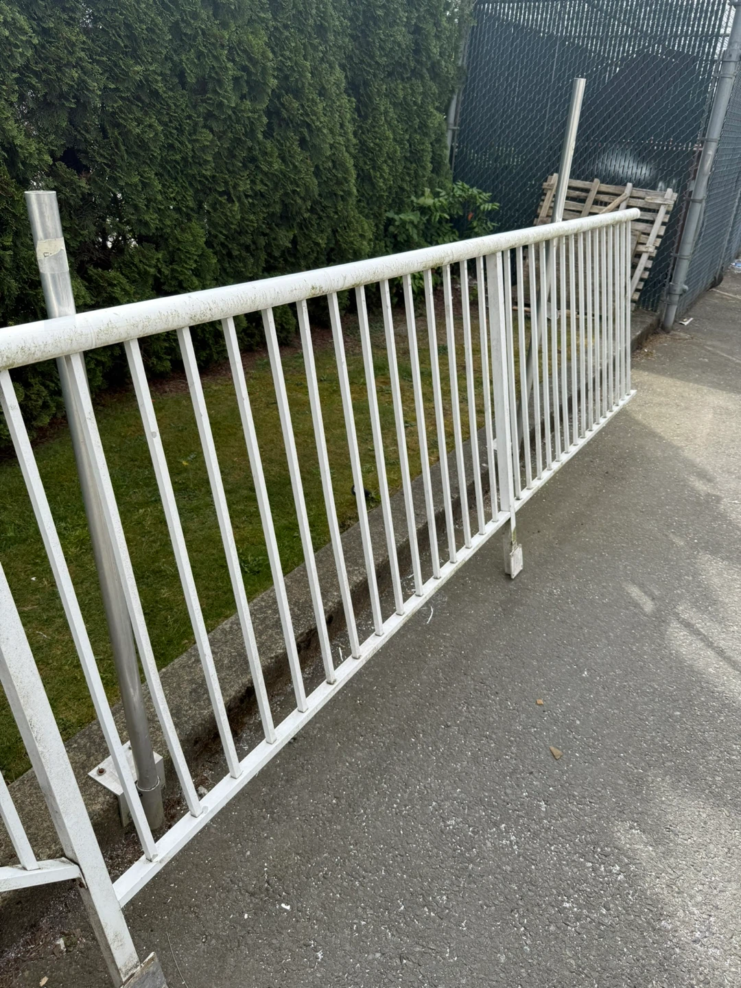 White Metal Outdoor Railing round top side mounted 58 ft - photo 4