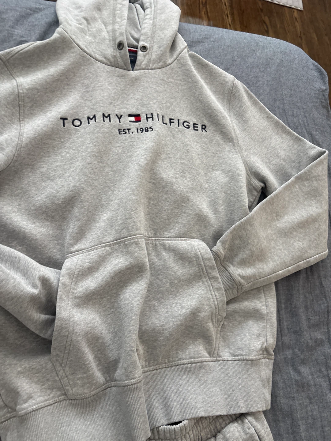Tommy Hilfiger Grey Sweatpants and Hoodie Set - photo 3