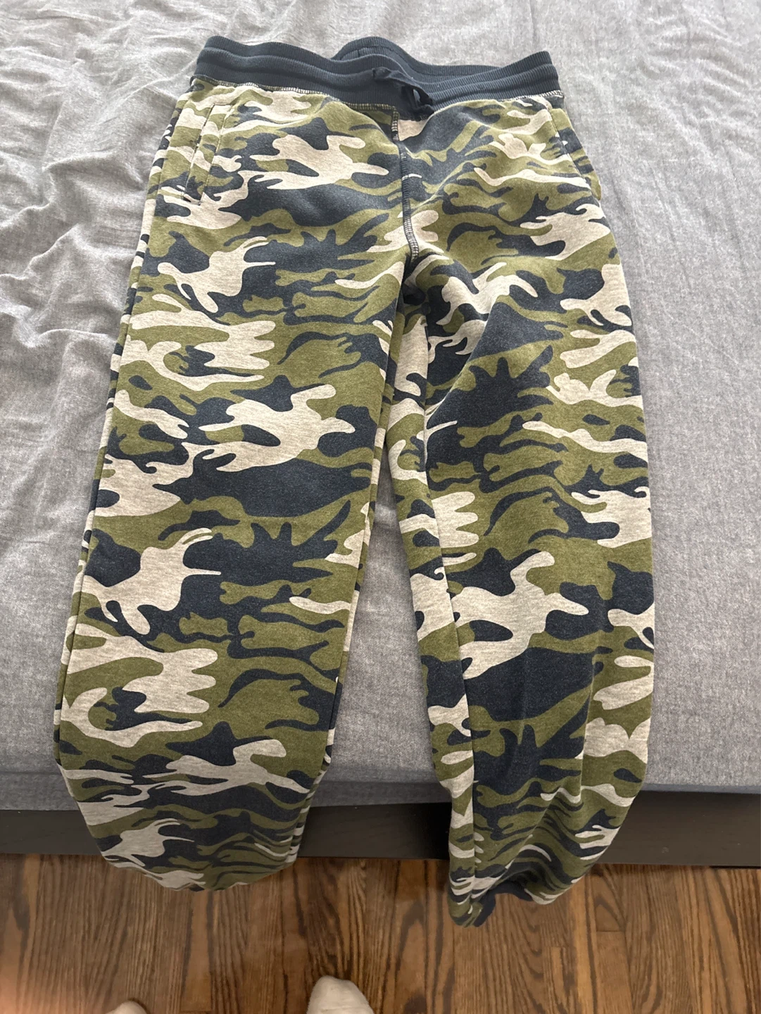 Hollywood The Jean People Camo Joggers XL