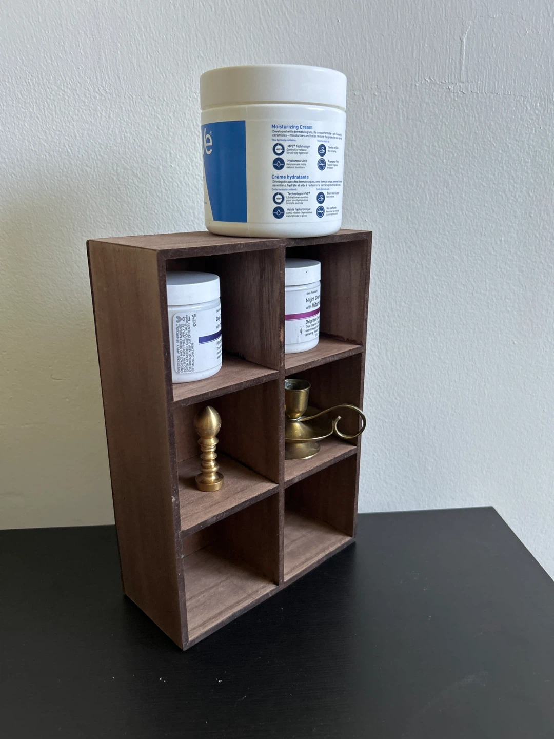 Wooden Organizer Shelf with 6 Compartments