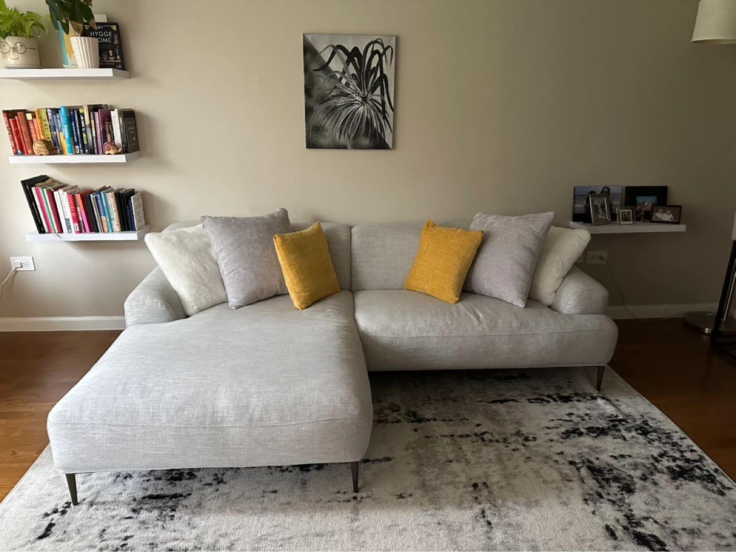 Throw pillows - photo 2