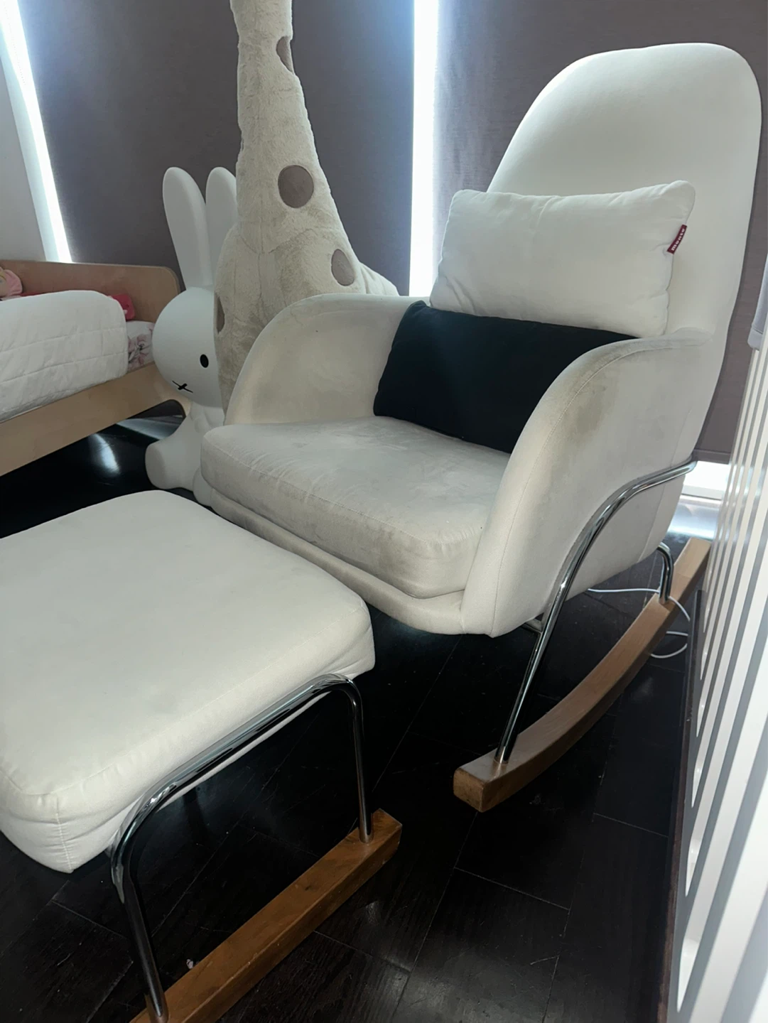 MONTE DESIGN JACKSON ROCKER AND MATCHING FOOT STOOL RETAIL $2400 - photo 4