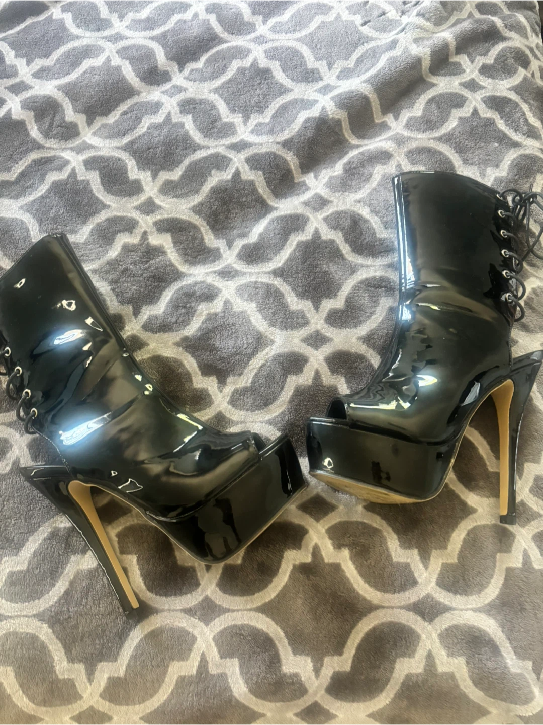 Black Patent Peep Toe Lace-Up Platform Ankle Boots - photo 3