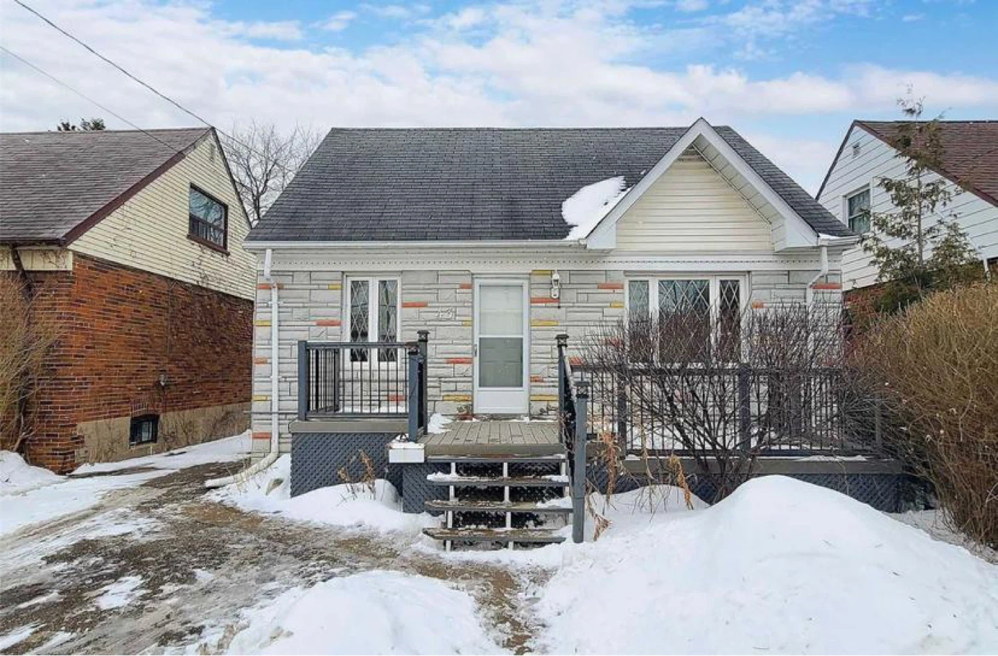 Spacious STUDIO BASEMENT UNIT FOR RENT