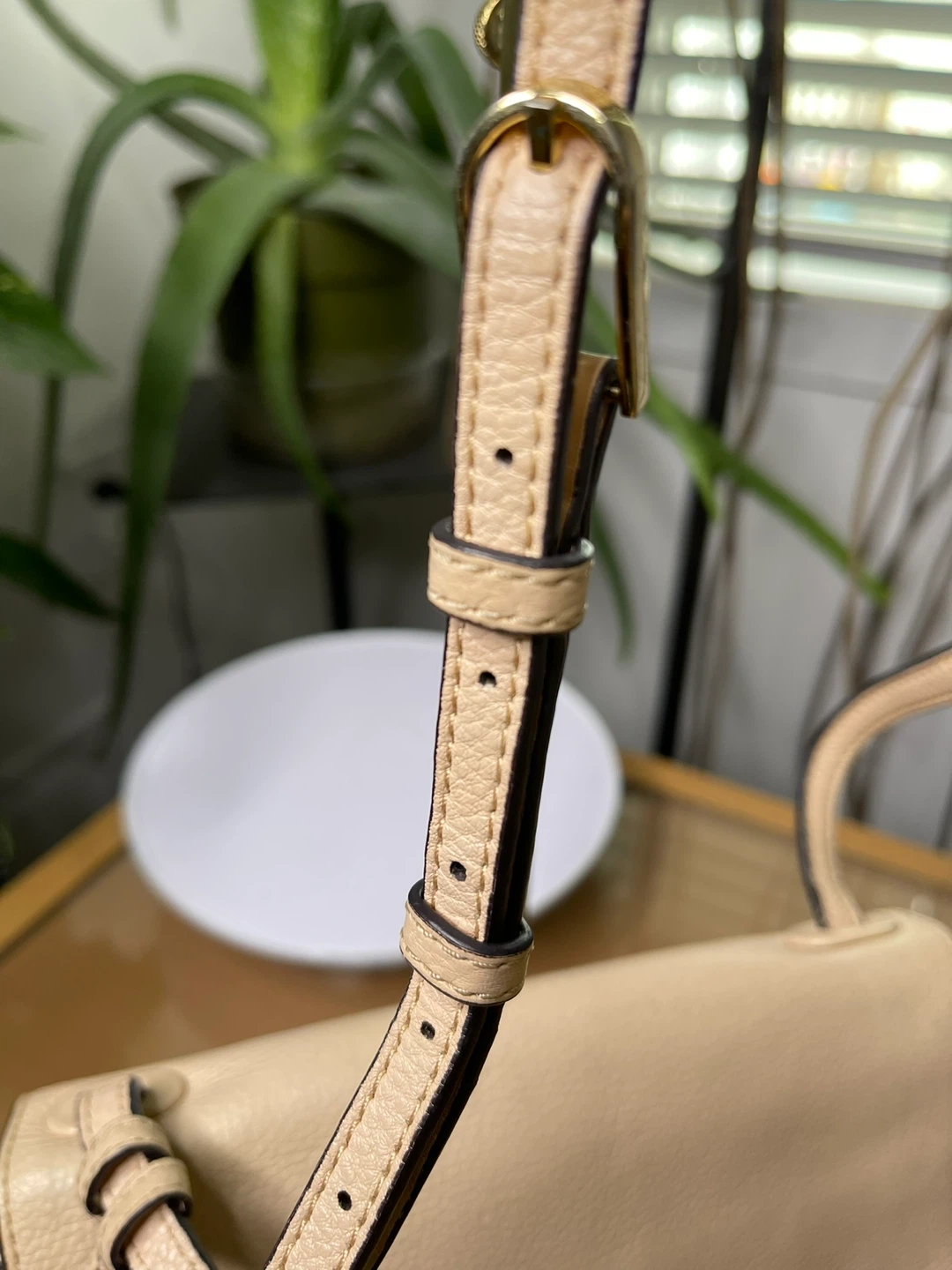 Tory Burch Beige Leather Tassel Shoulder Bag - photo 2