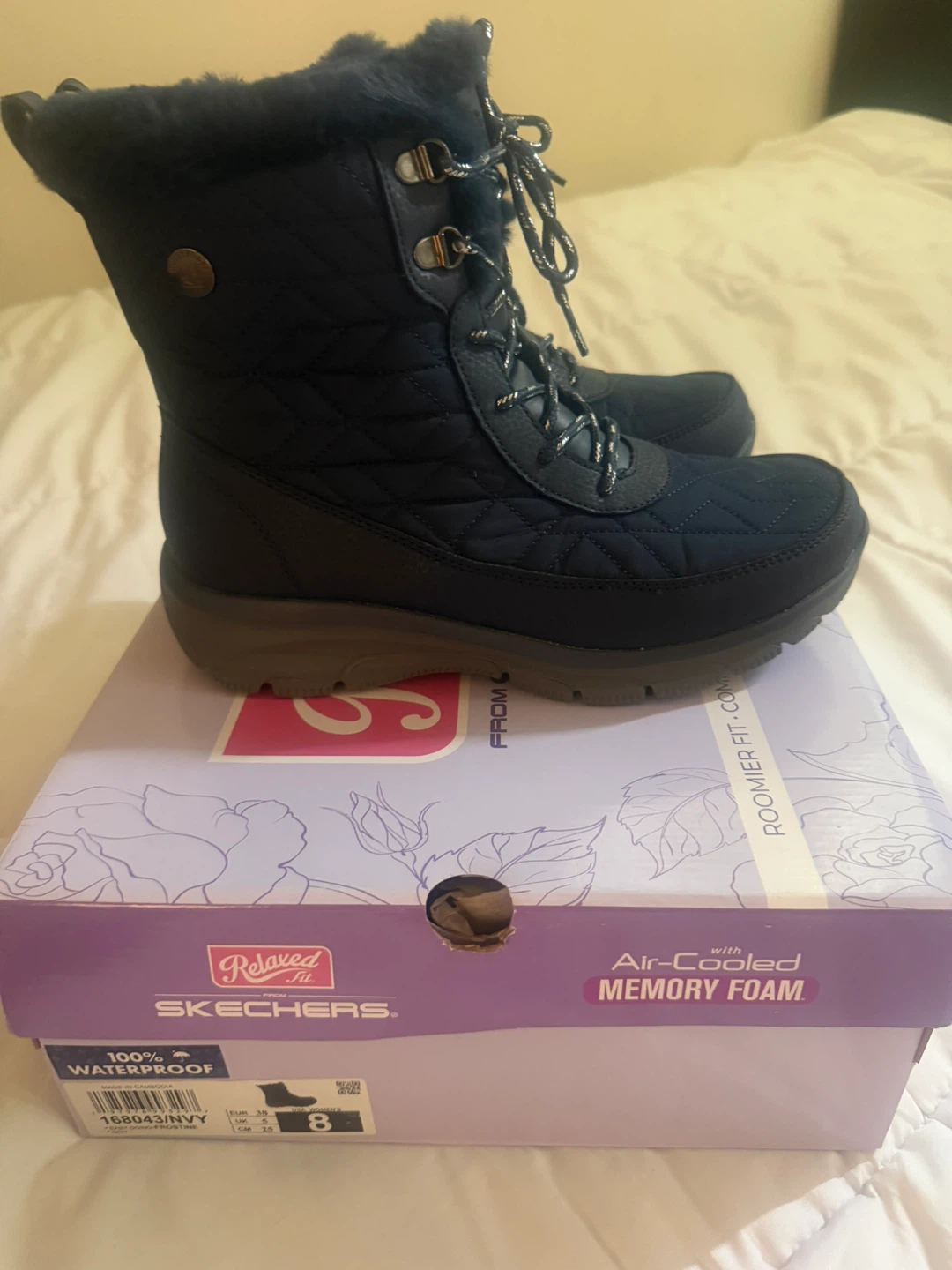 Skechers Women's Navy Easy Going-Frostine Boots Size 8 - photo 2