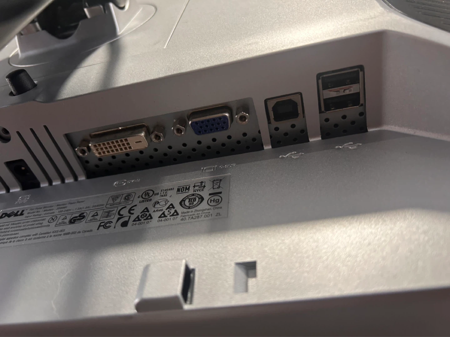 Dell Flat Panel Monitor - photo 2