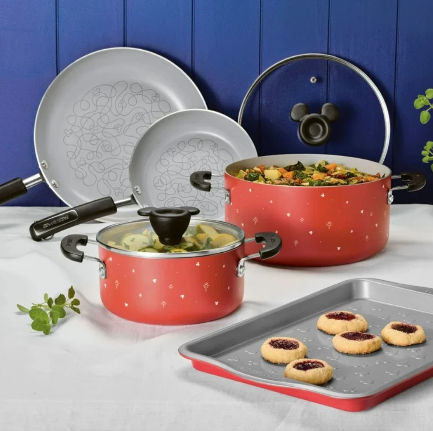 Farberware Disney Mickey Mouse 7-Piece Ceramic Cookware Set