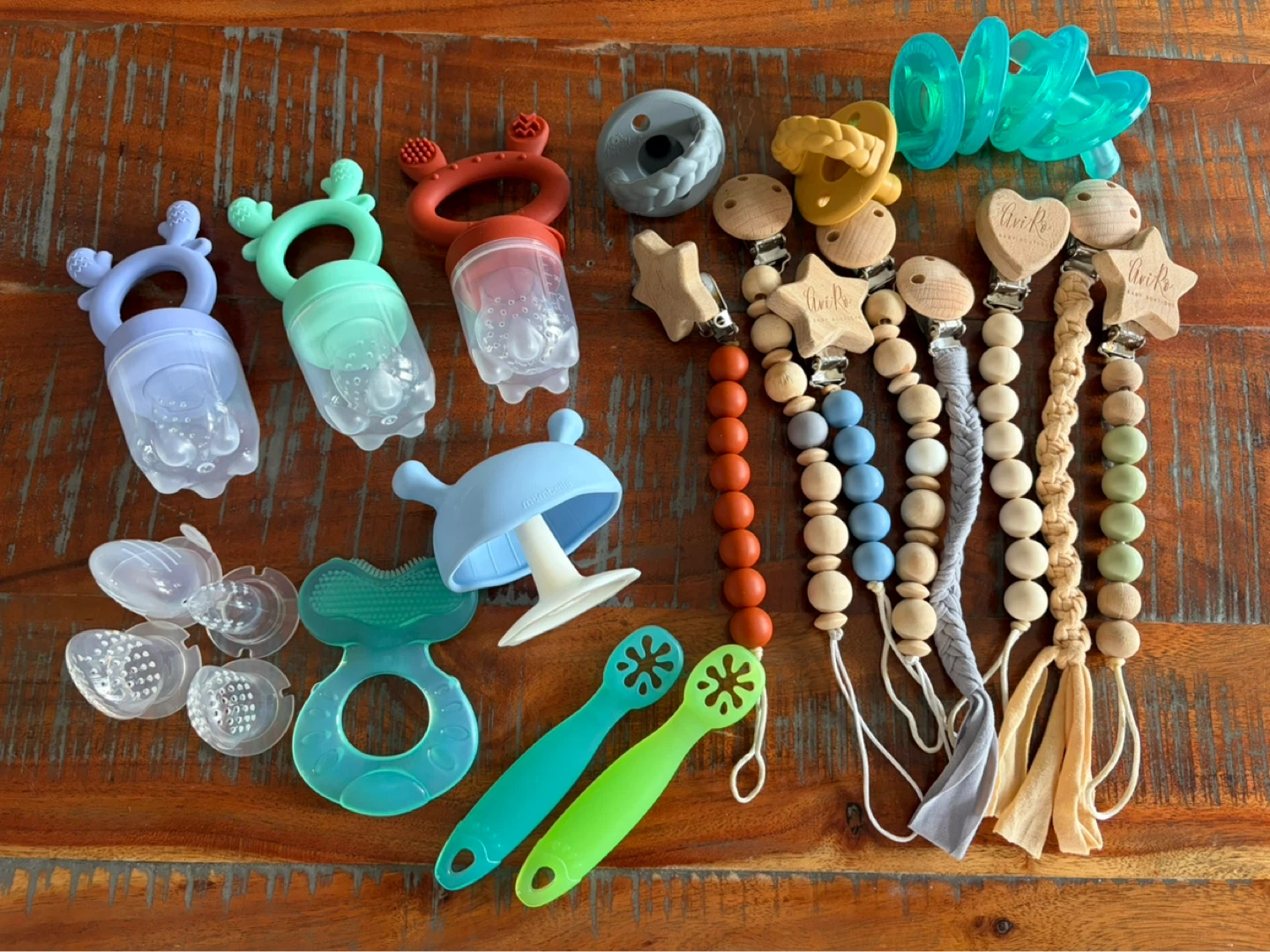 Baby Food Pacifier Feeder & Teethers Set