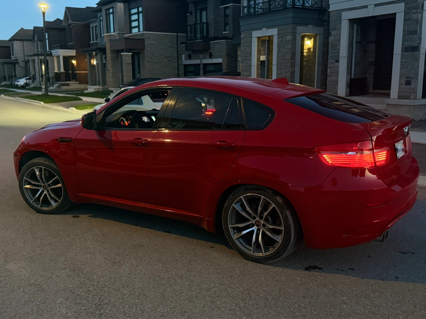 Red BMW X6 M Competition - photo 4