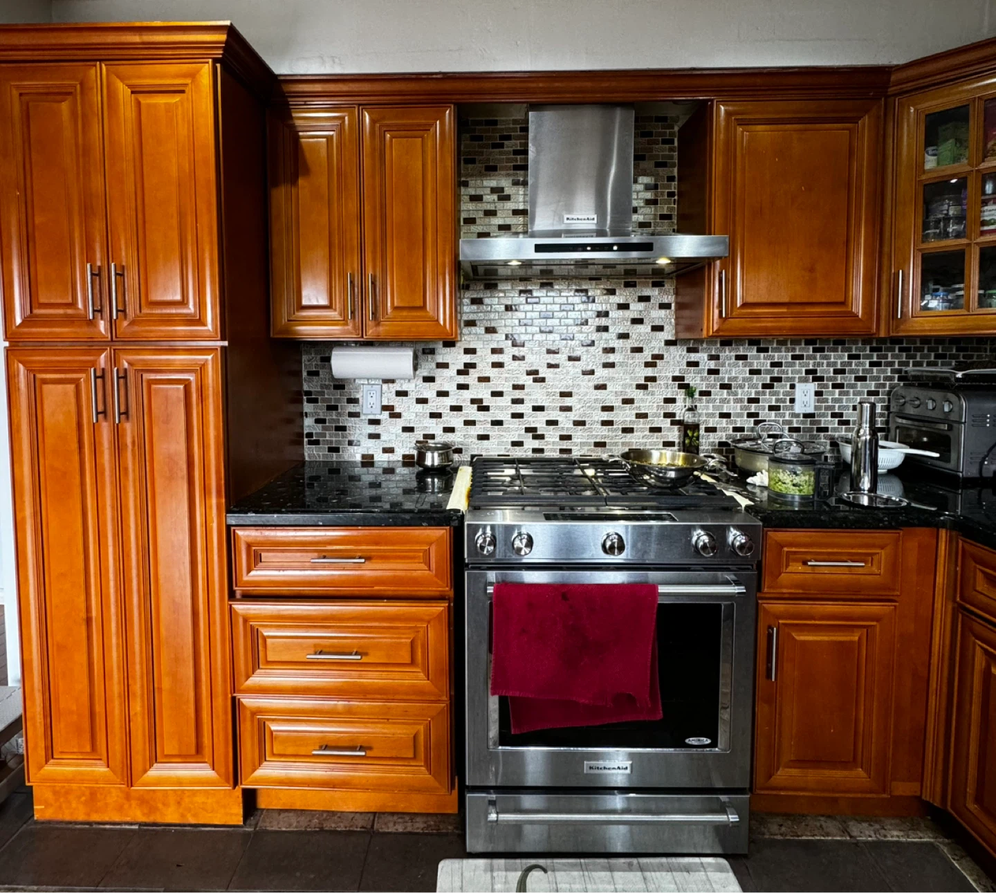 Solid wood kitchen cabinet set, countertop & appliances - photo 2