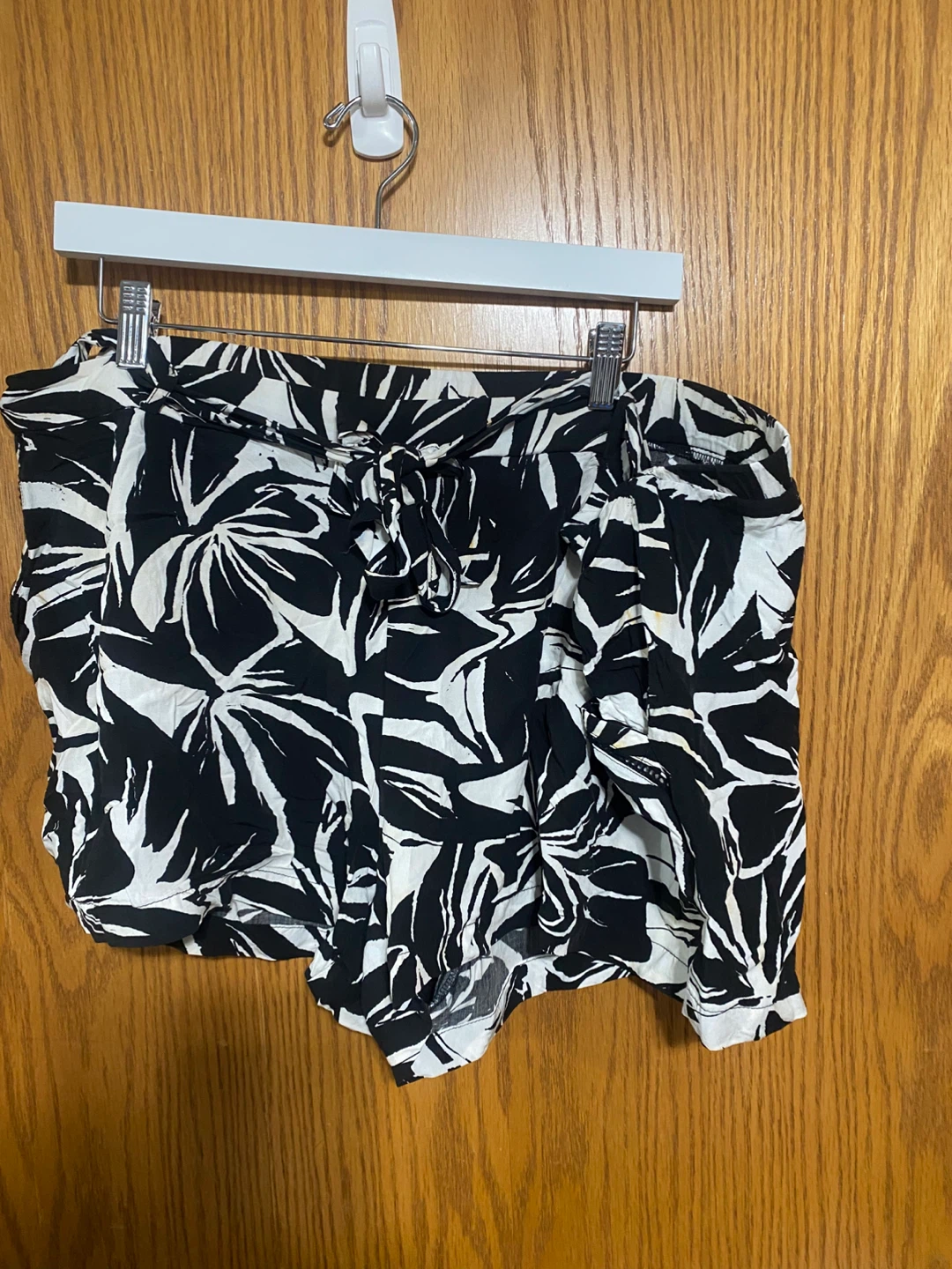 Plus size black white floral print with elastic waist and belt - photo 4