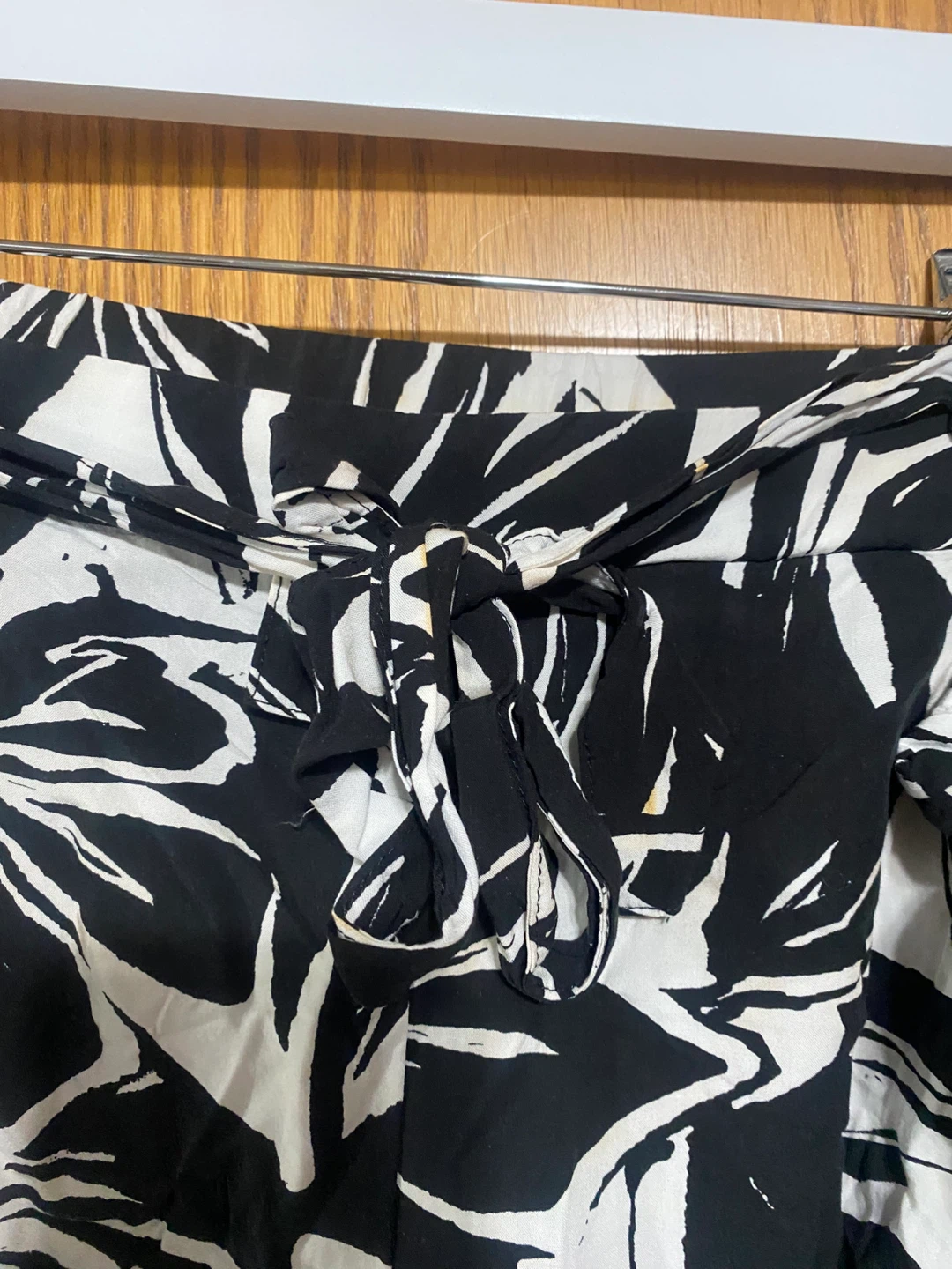 Plus size black white floral print with elastic waist and belt - photo 3