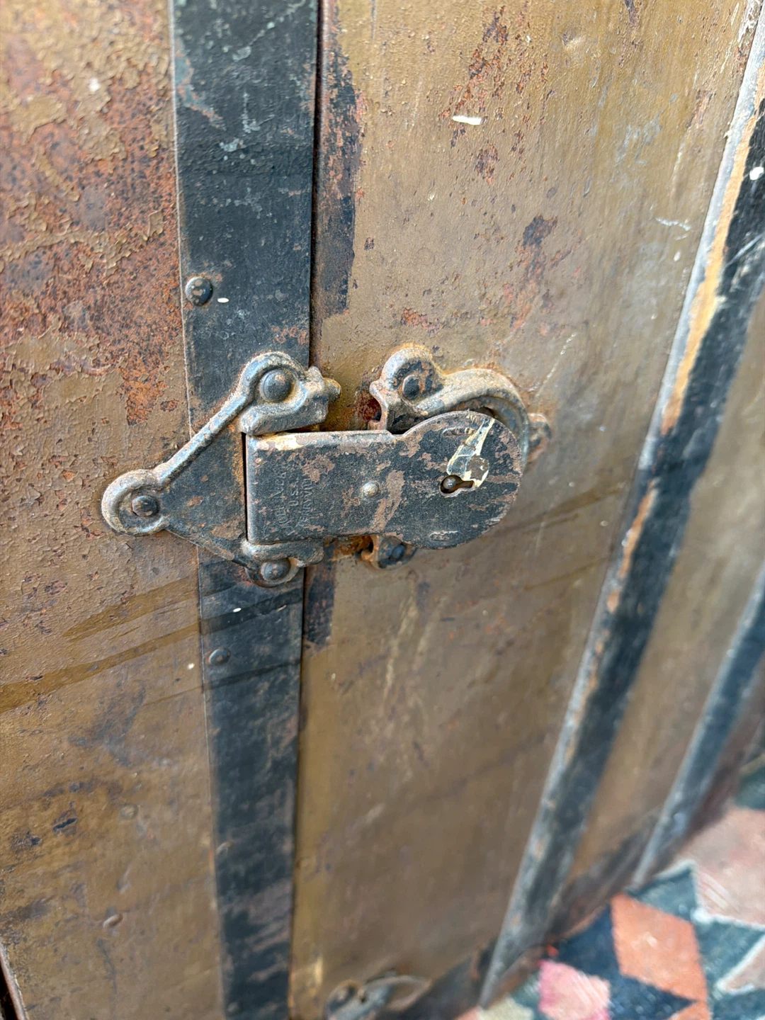 Vintage Steamer Trunk Travel Chest - photo 4