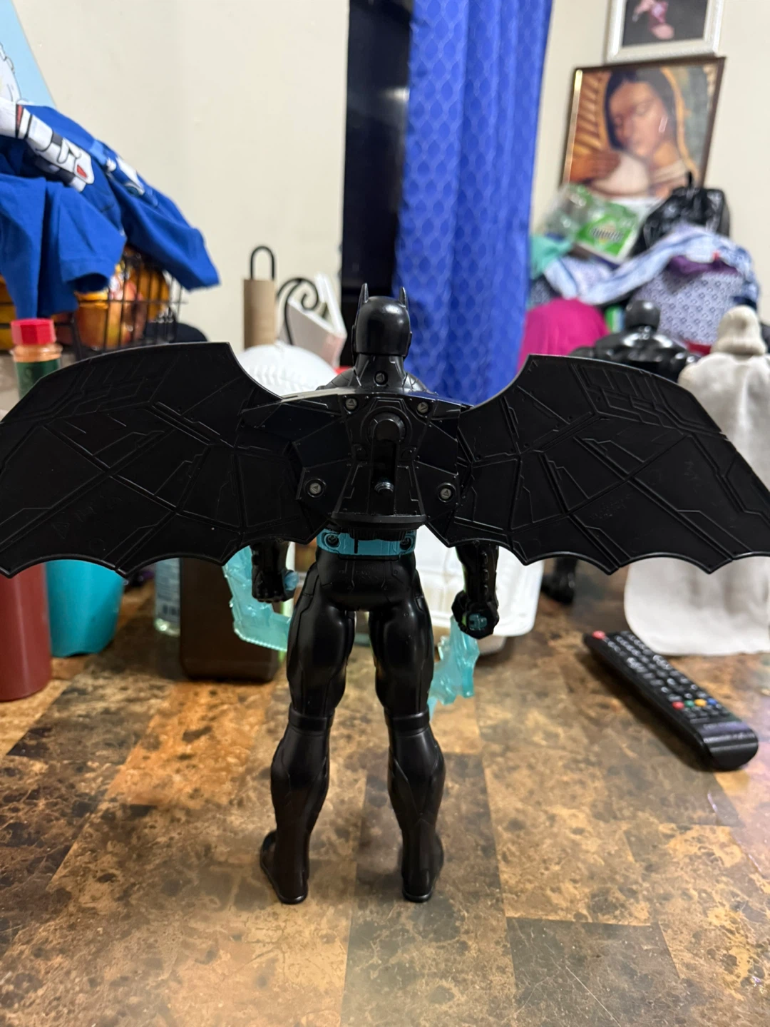 Batman Action Figure with Wings and Weapons - photo 2