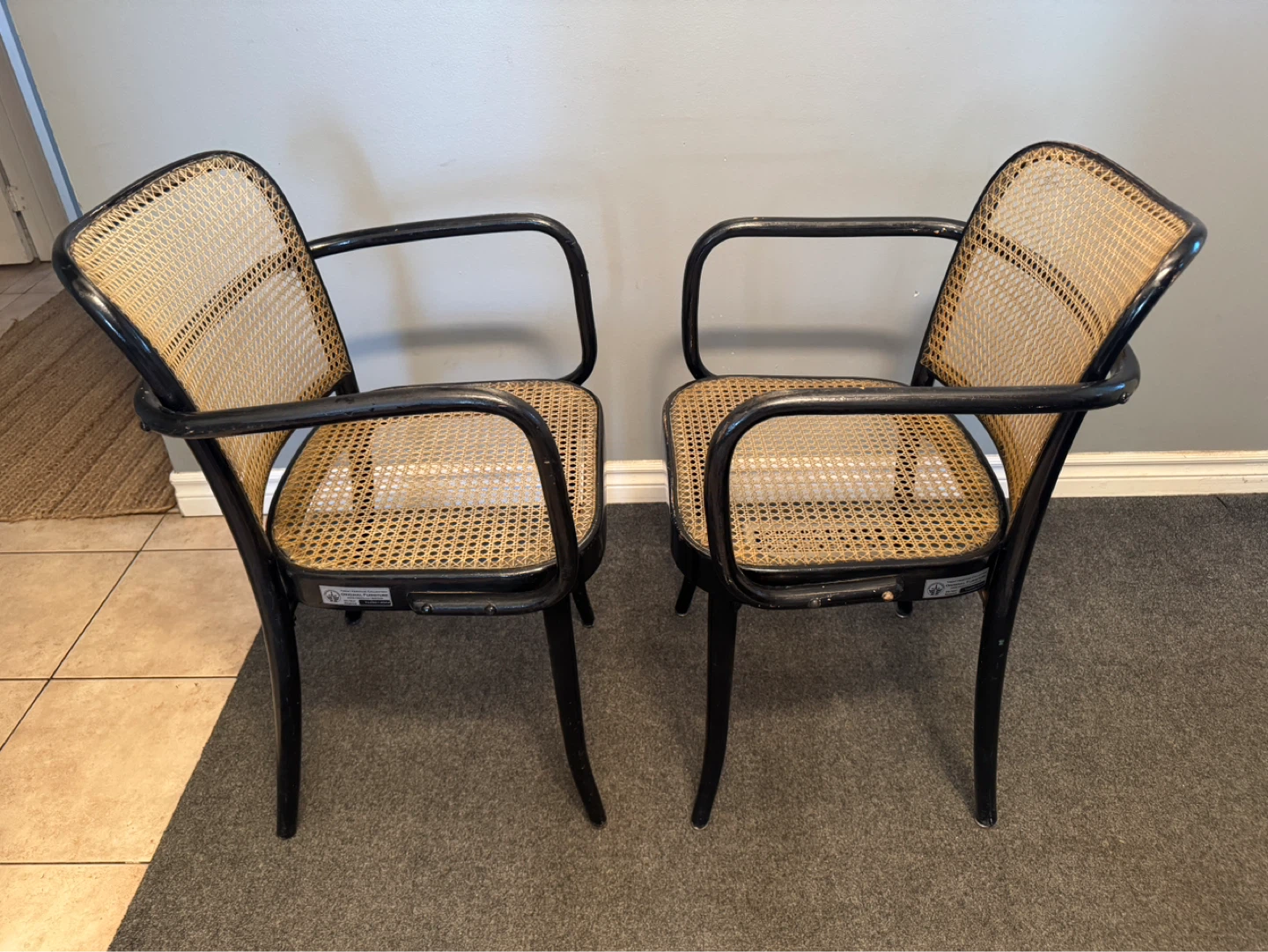Pair of classic MCM Thonet 811 Bentwood Chairs - photo 3