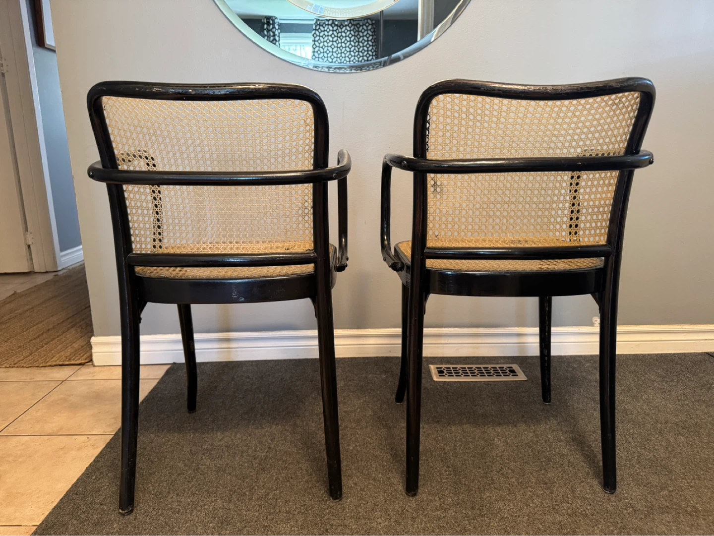 Pair of classic MCM Thonet 811 Bentwood Chairs - photo 4