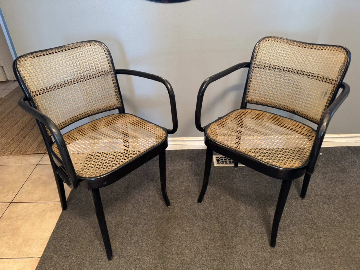Pair of classic MCM Thonet 811 Bentwood Chairs - photo 2