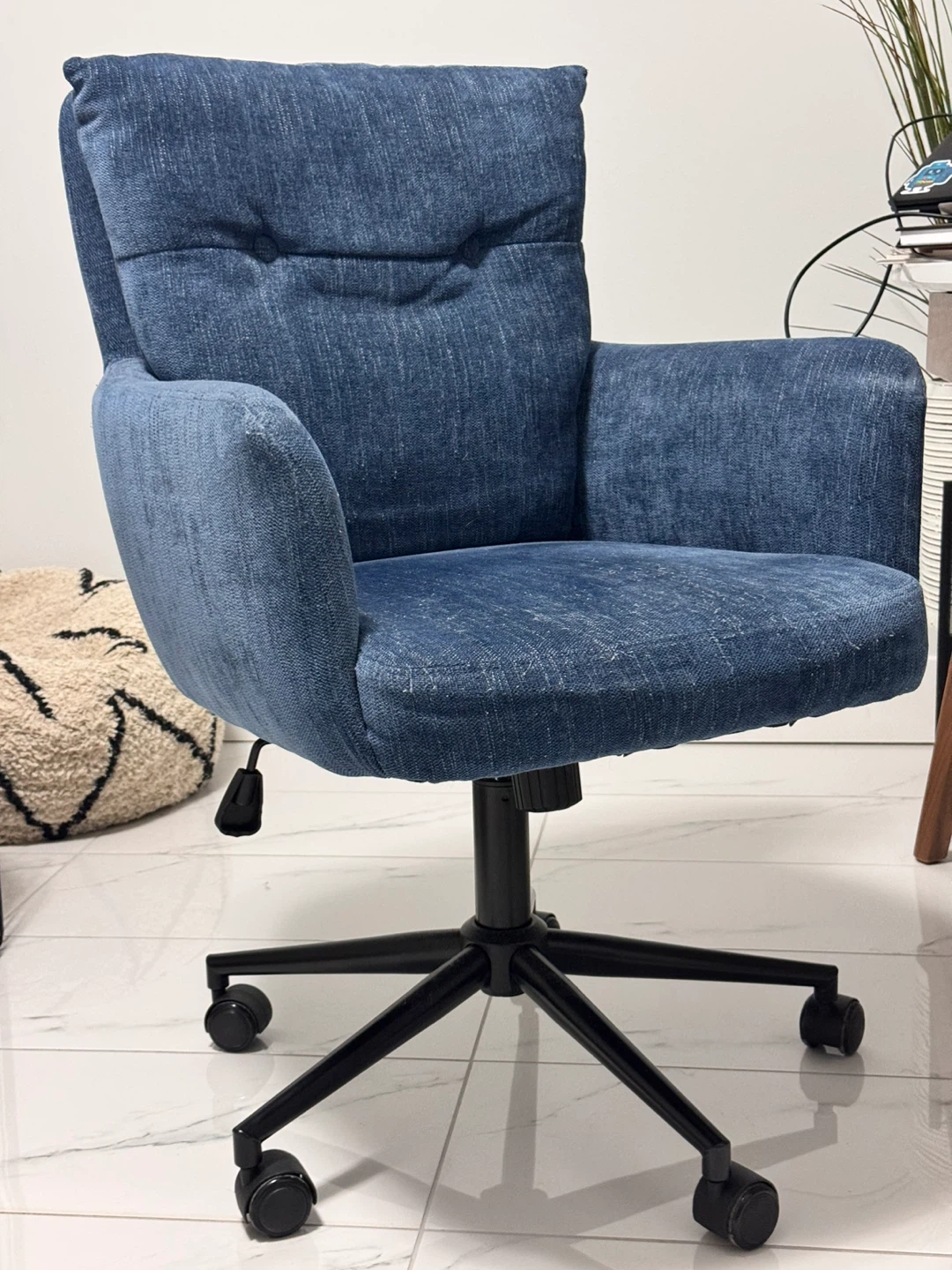 Structube Desk Chair – Excellent Condition