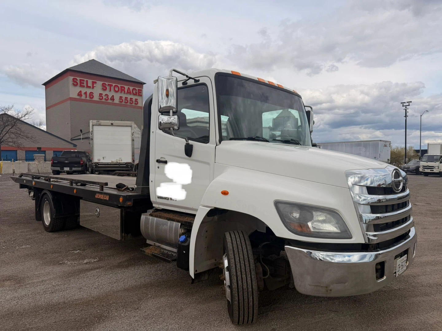 White Hino Tow Truck - photo 2