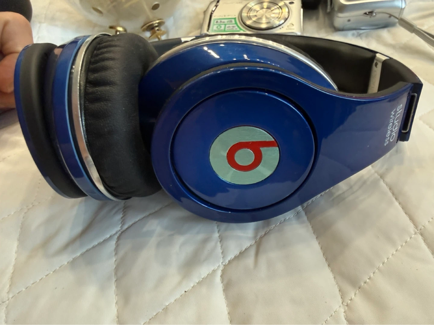 Beats Studio Wireless Blue Headphones by Dr. Dre