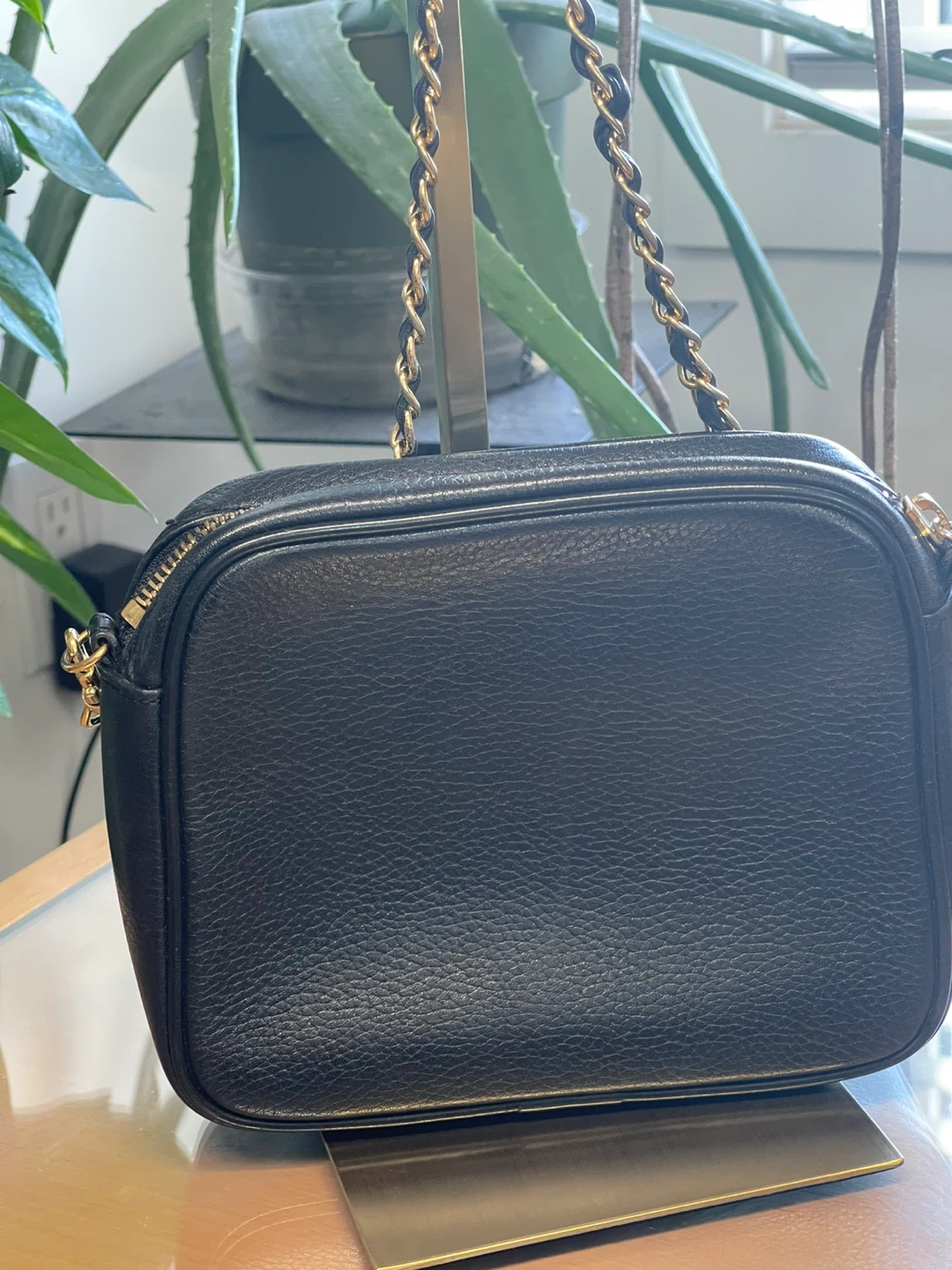 MCM Black Leather Crossbody Bag with Gold Chain Strap - photo 5