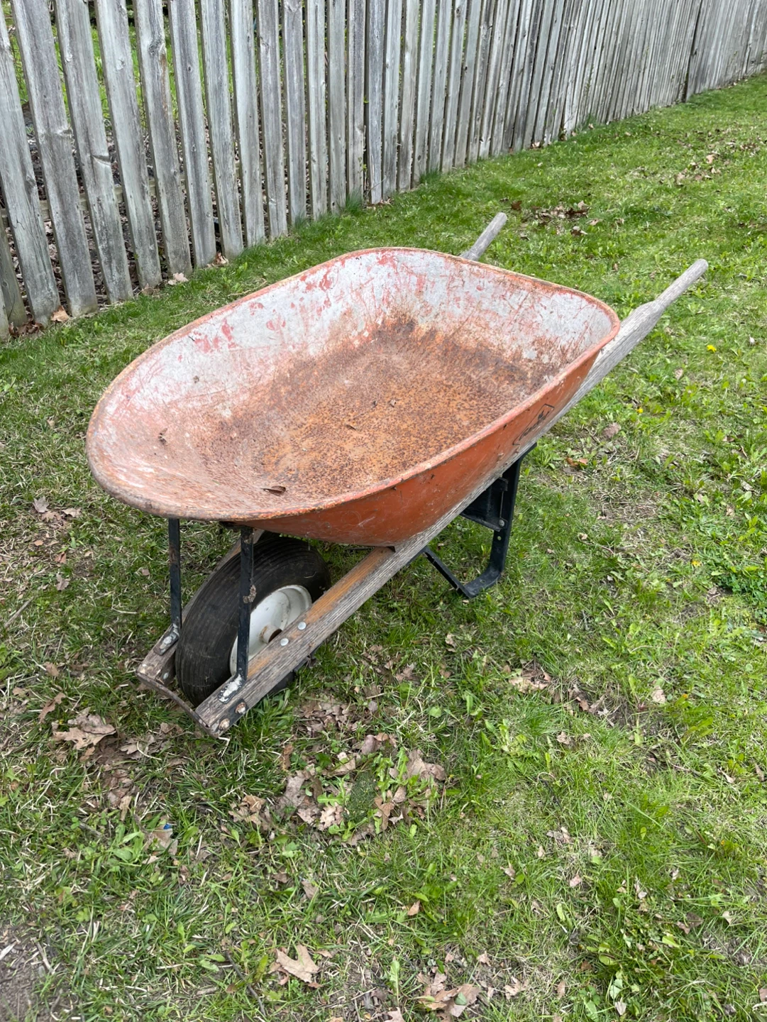 Garant Industrial Wheelbarrow 6 C.F. - photo 3
