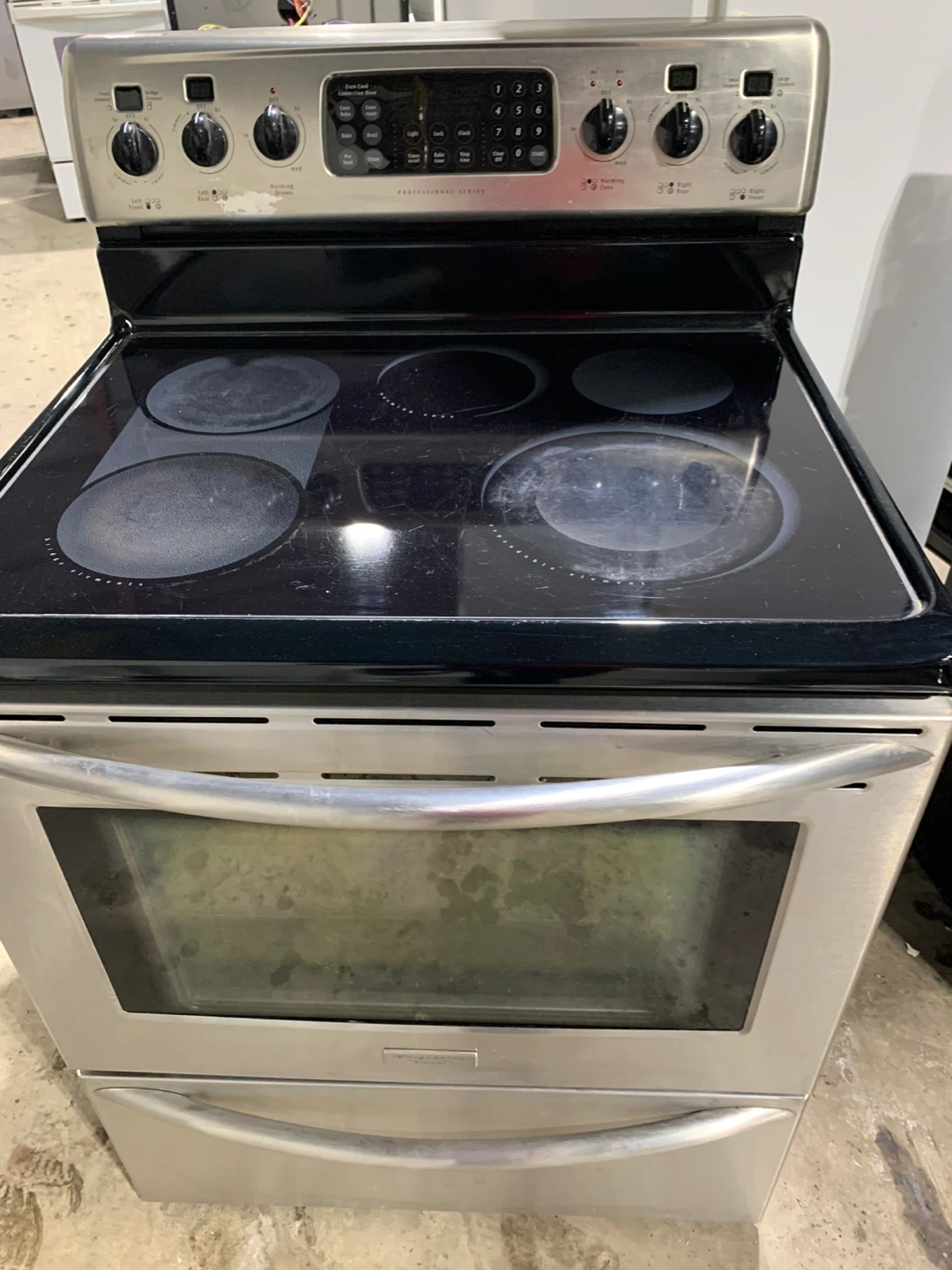 Frigidaire cafe glass stove only 350/-