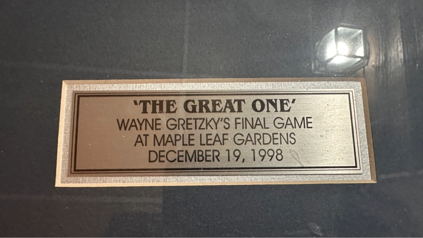 Wayne Gretzky Autographed Maple Leaf Gardens Final Game - photo 4