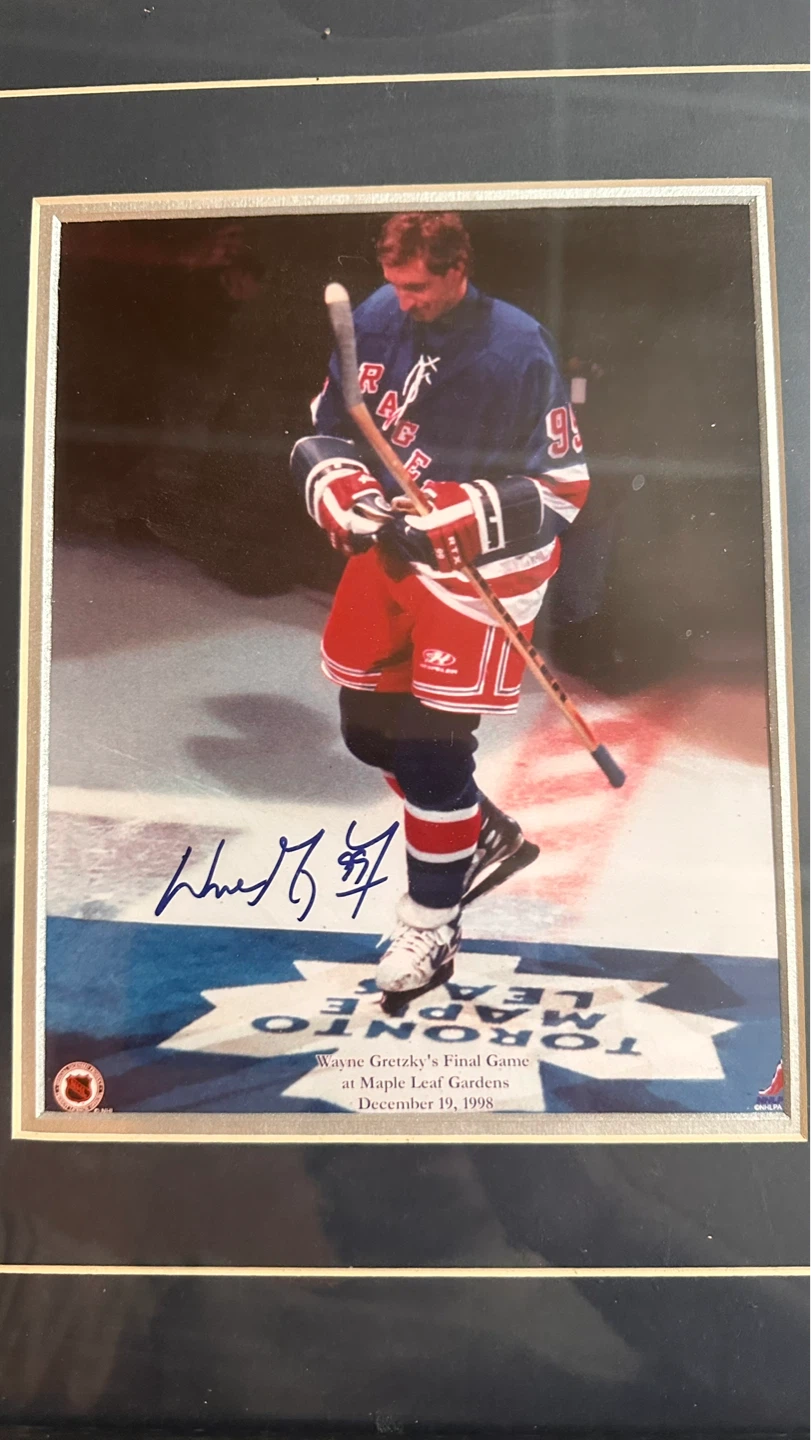 Wayne Gretzky Autographed Maple Leaf Gardens Final Game - photo 3