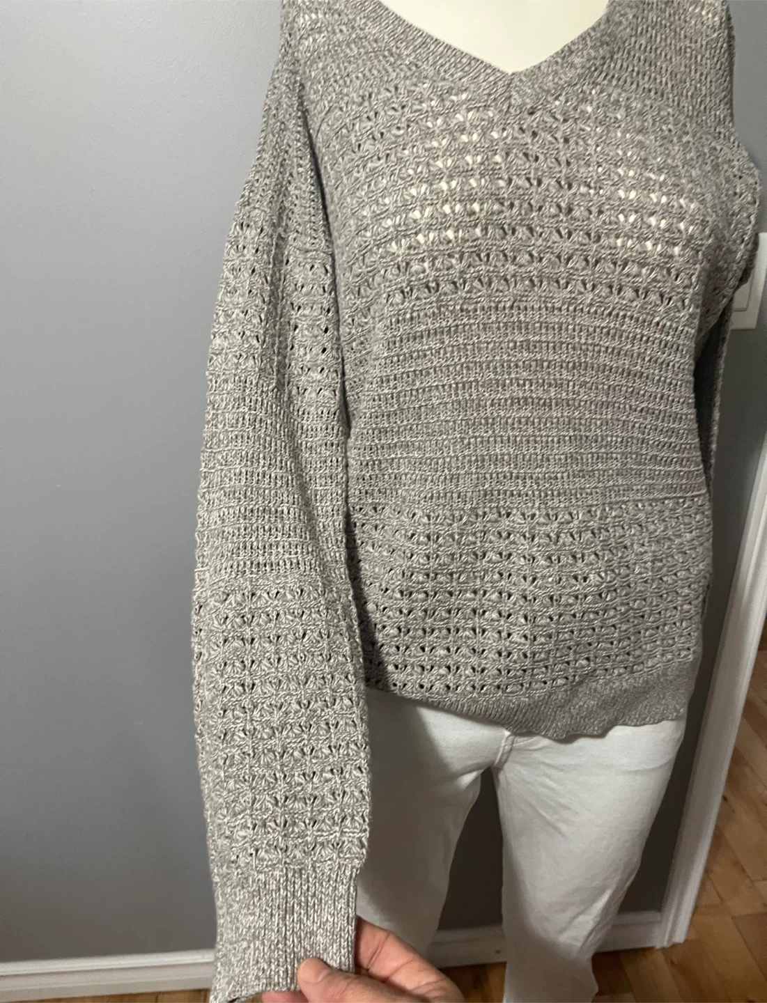Dkny Grey V-Neck Sweater - photo 4