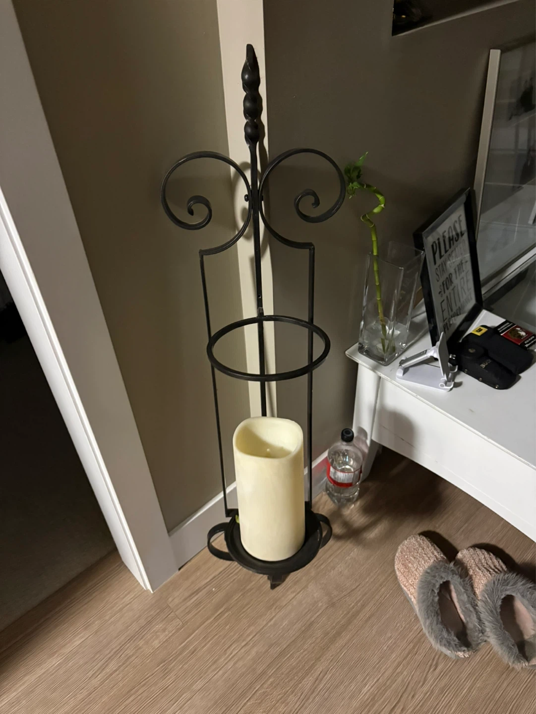 Black Metal Candle Holder Stand with Pillar Candle
