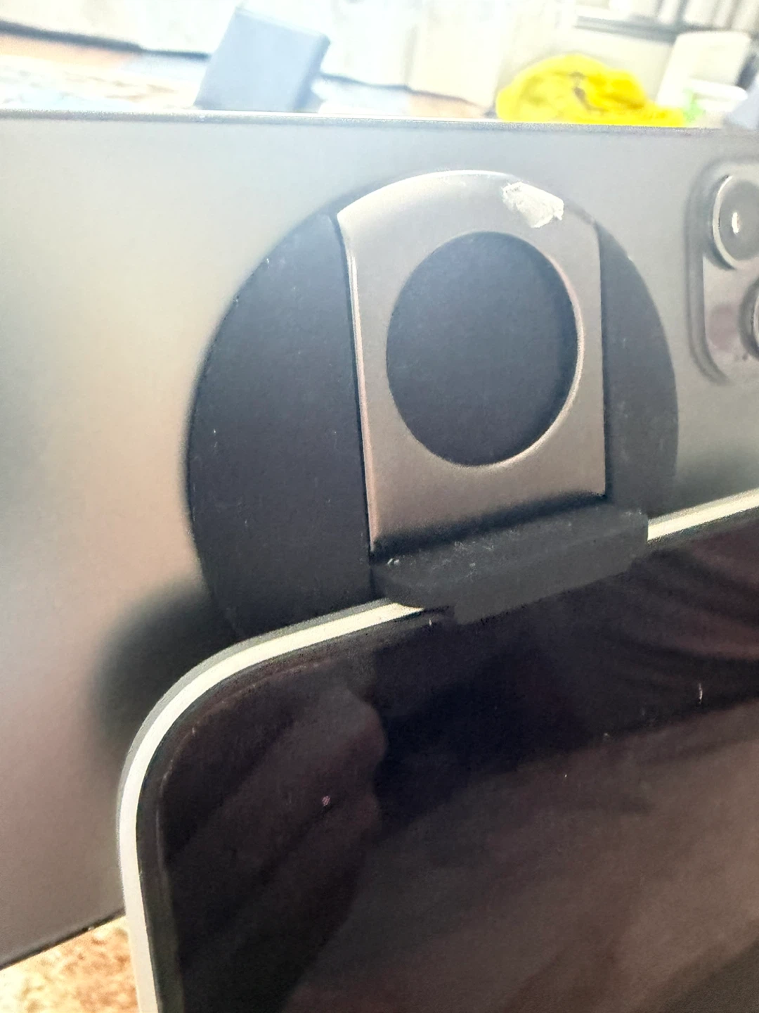 Belkin MagSafe iPhone Continuity Camera Mount - photo 4