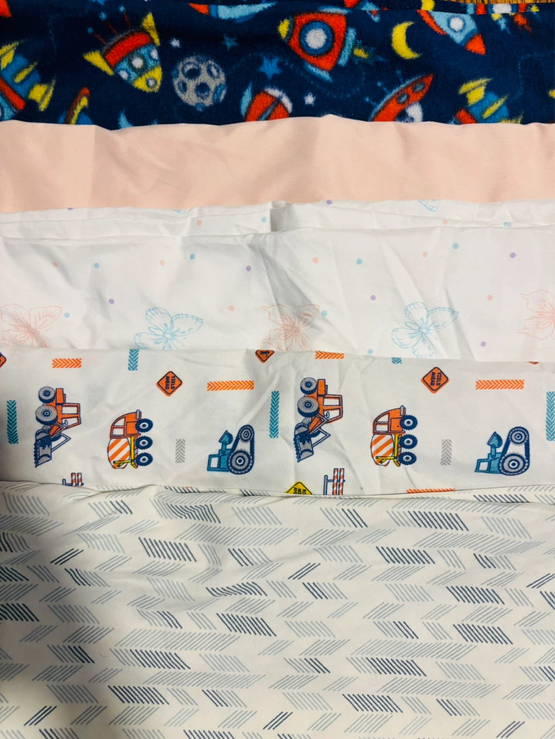 Large lot of Twin bed sheets