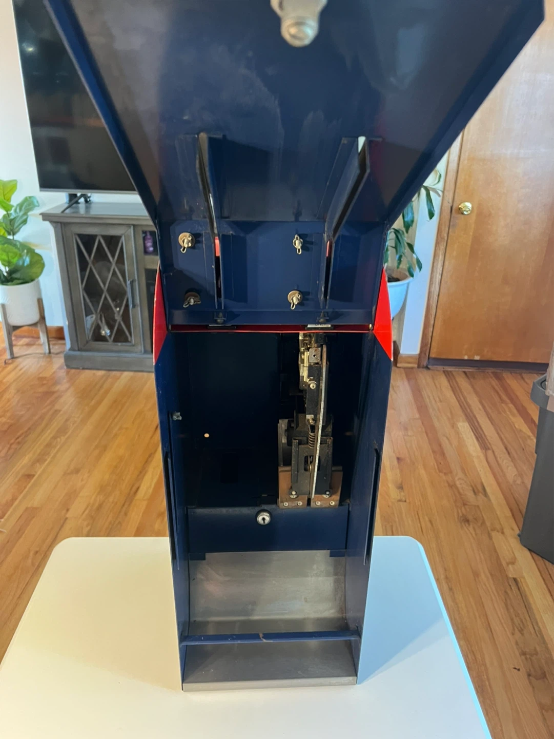 U.S. Postage Stamp Vending Machine - photo 4