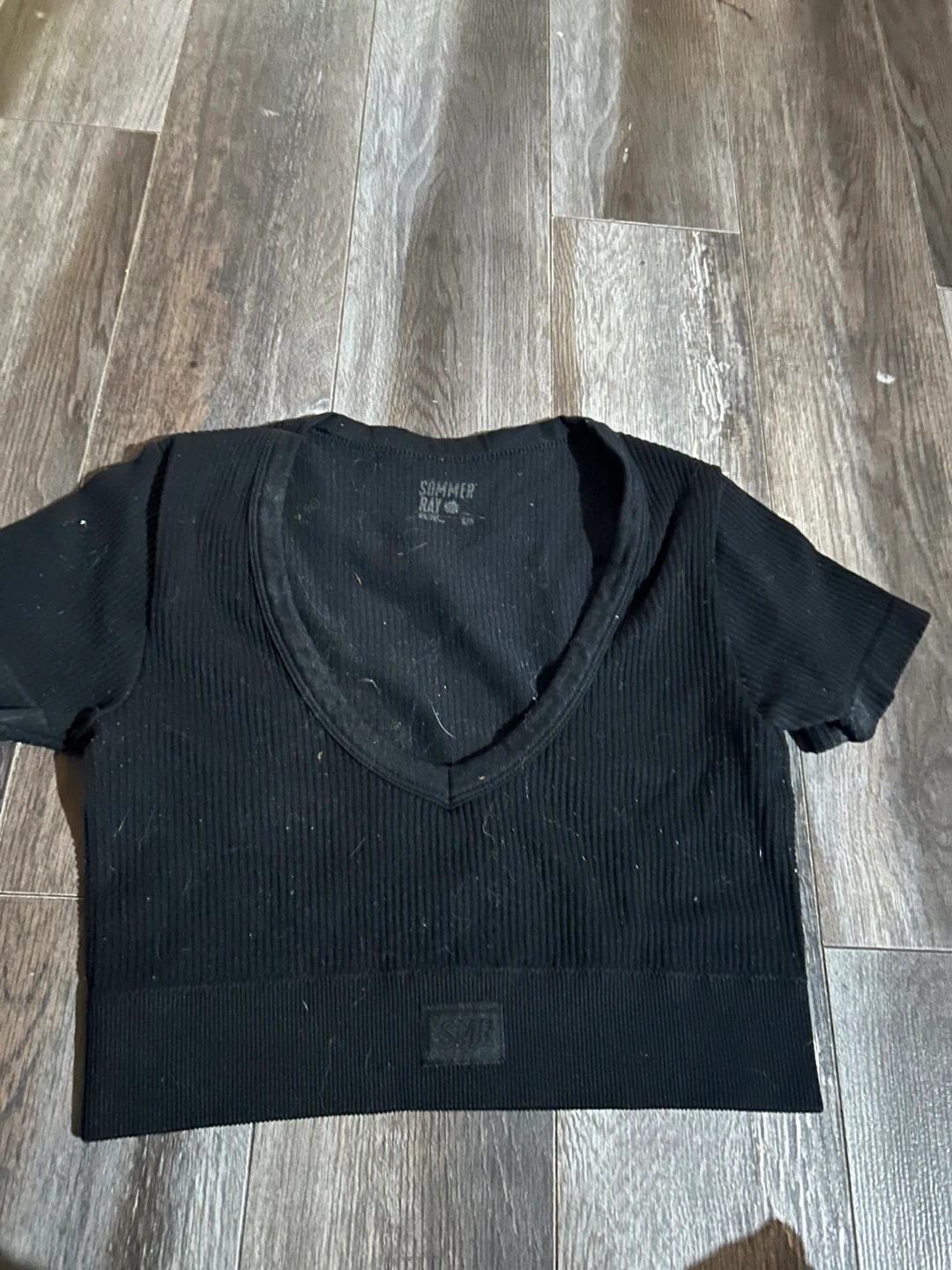 T-shirt court noir à col en V SUMMER RAY