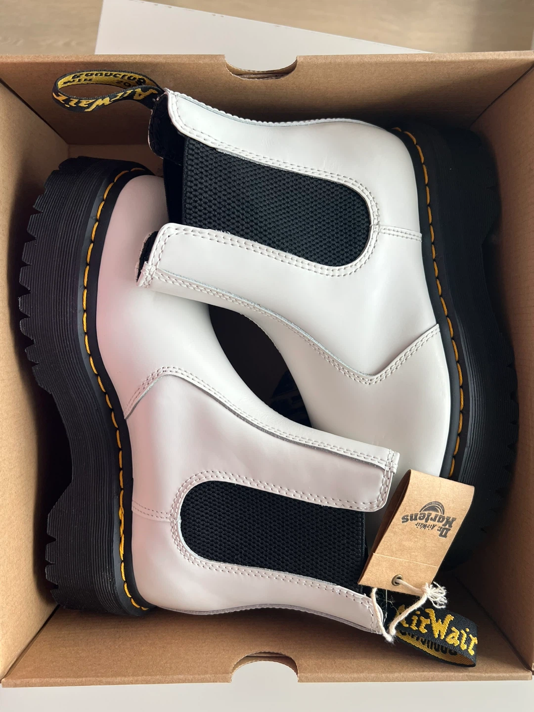 BRAND NEW Dr. Martens 2976 Quad Chelsea Boots White Smooth